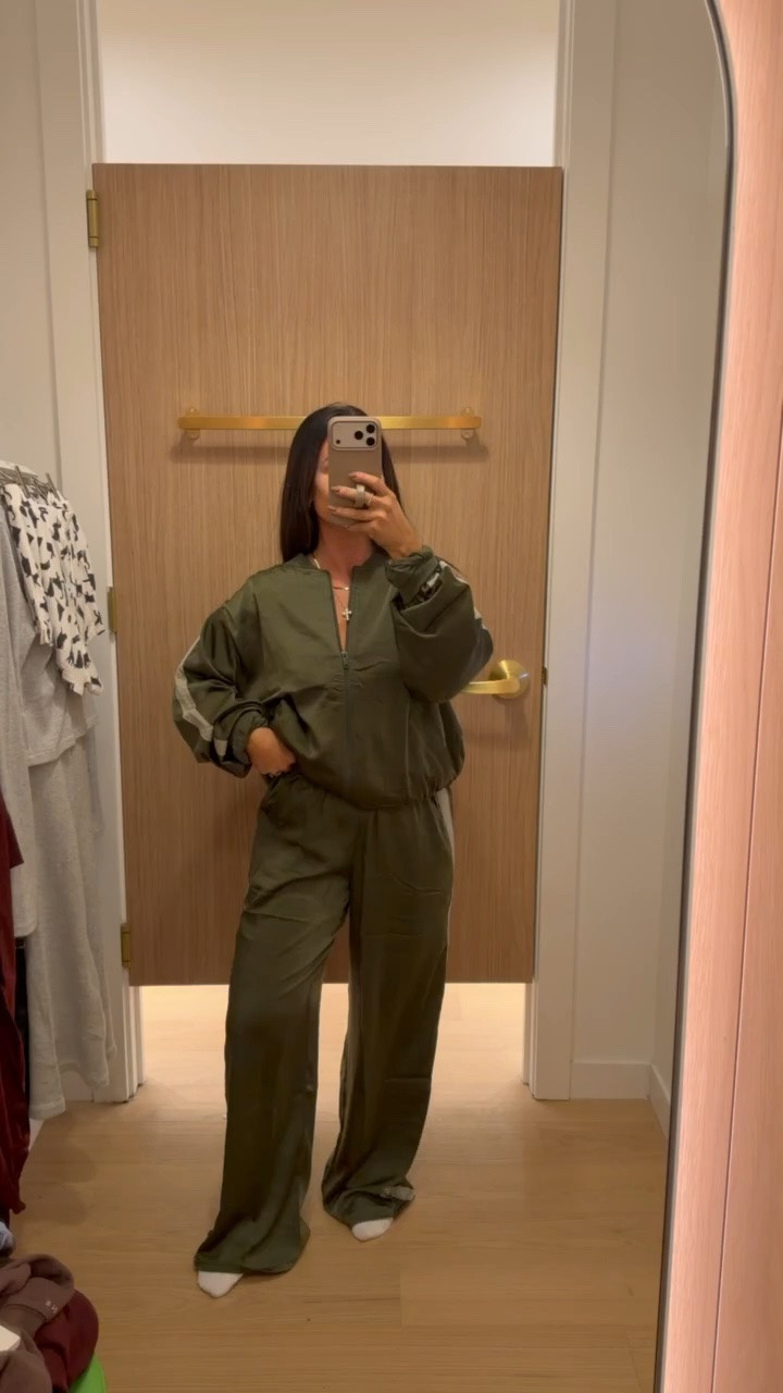 Obsessed with this silk set! It comes a little on the baggy side, so keep that in mind!

#LTKootd #LTKgrwm #LTKmomlife