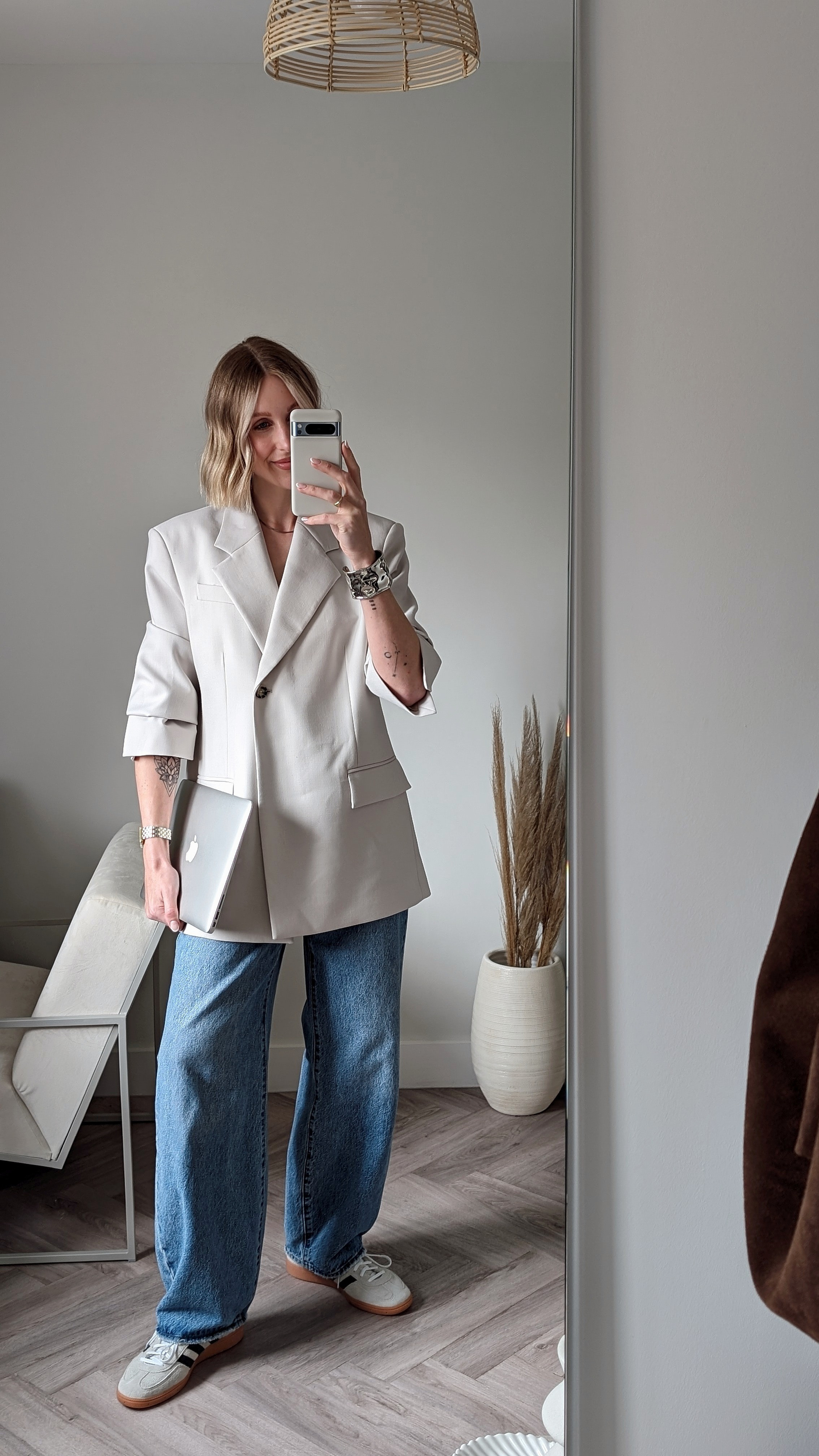 Recreate my outfit with 20% off at Abercrombie from 19th - 21st April using code - AFxLTK Abercrombie & Fitch sale/discount code - Baggy jeans - oversized blazer - wardrobe staples - Adidas Spezial back in stock! 

#LTKSeasonal #LTKfindsunder100 #LTKshoecrush