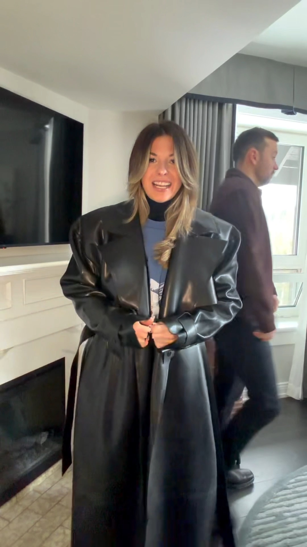 Winter vacation casual date night look with shoulder statement leather coat  

Revolve code: tulip
Electric picks code: emerson20
Vivrelle code: emersonhannon
Abercrombie code: DENIMAF

wearing my usual smalls 
25 in jeans

Date night
Winter outfit 
Leather cost
Ski sweater
Black jeans
Boots


#LTKValentine #LTKSeasonal #LTKgrwm