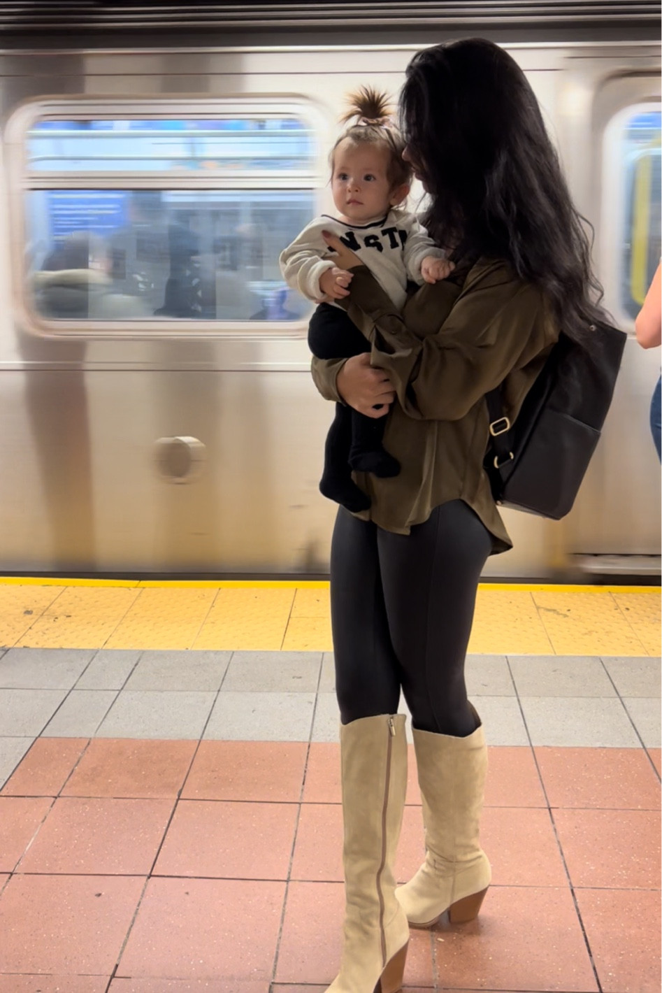 Good American, spanx, Vince Camuto, satin, leggings 

#LTKfit #LTKstyletip #LTKtravel