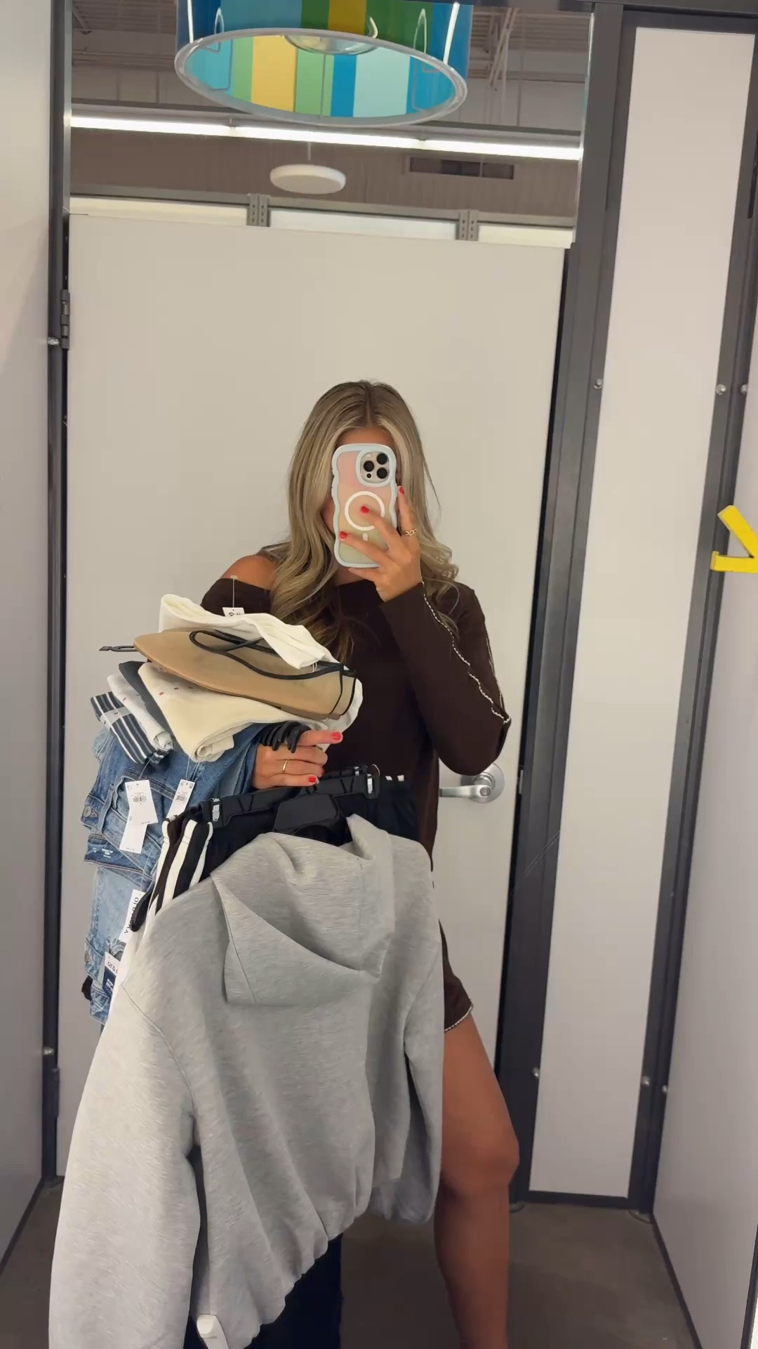 Old Navy issss 👌🏼

Everything I loved plus some I grabbed on the way out and didn’t even try on. Example… the sweats. So good!!! 

True size medium in everything except for the tanks I size down one to a small, and I got a large in the white tee because that’s all they had!! 
*didn’t love the jeans

#LTKSaleAlert