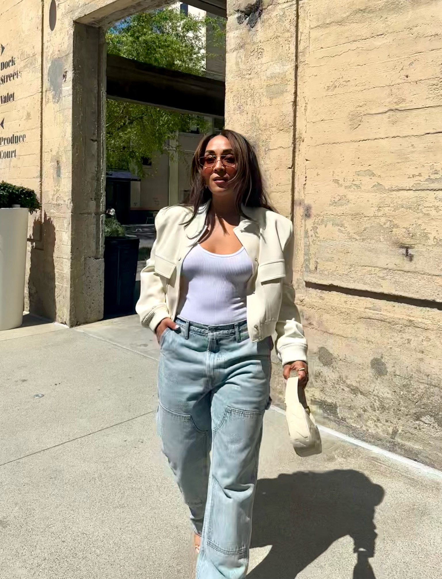Baggy jeans but make it chic 

#LTKstyletip