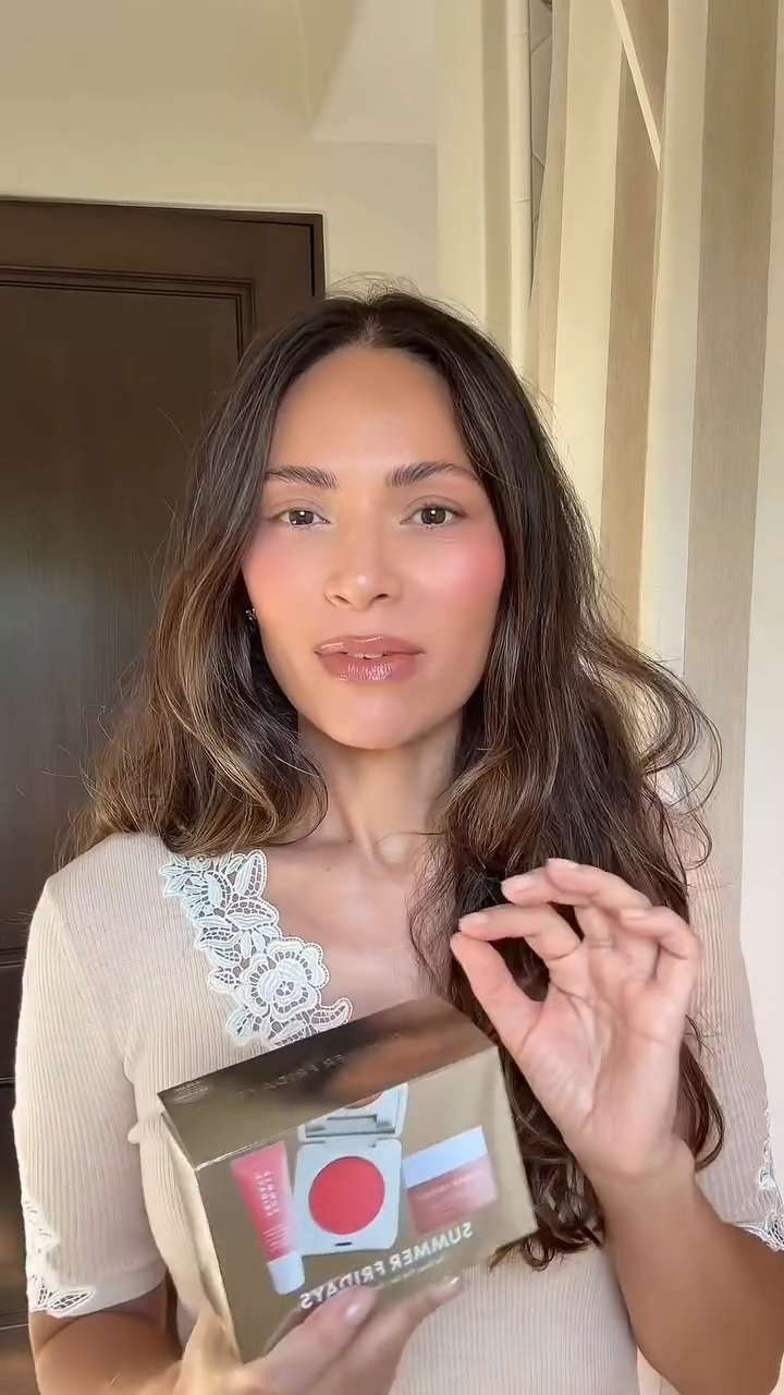 Summer Fridays holiday sets are here 💕 the dewy pink set has

• a full size blush butter balm in pink sunset
• a mini lip butter balm in pink sugar
• a mini cloud dew gel cream moisturizer
• plus two jet lag samples

Only for the holidays for $38 (a $58 value!) 

 #LTKFindsUnder50 #LTKFindsUnder100 #LTKBeauty