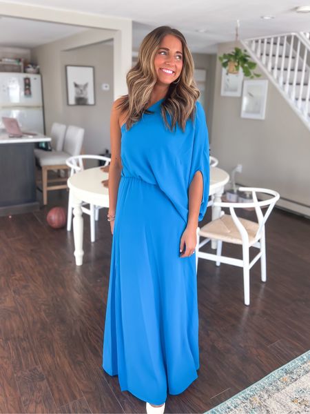 The color of this dress is stunning!! Would make a great wedding guest dress!! Wearing size small, under $60! 


#LTKwedding #LTKunder50 #LTKunder100