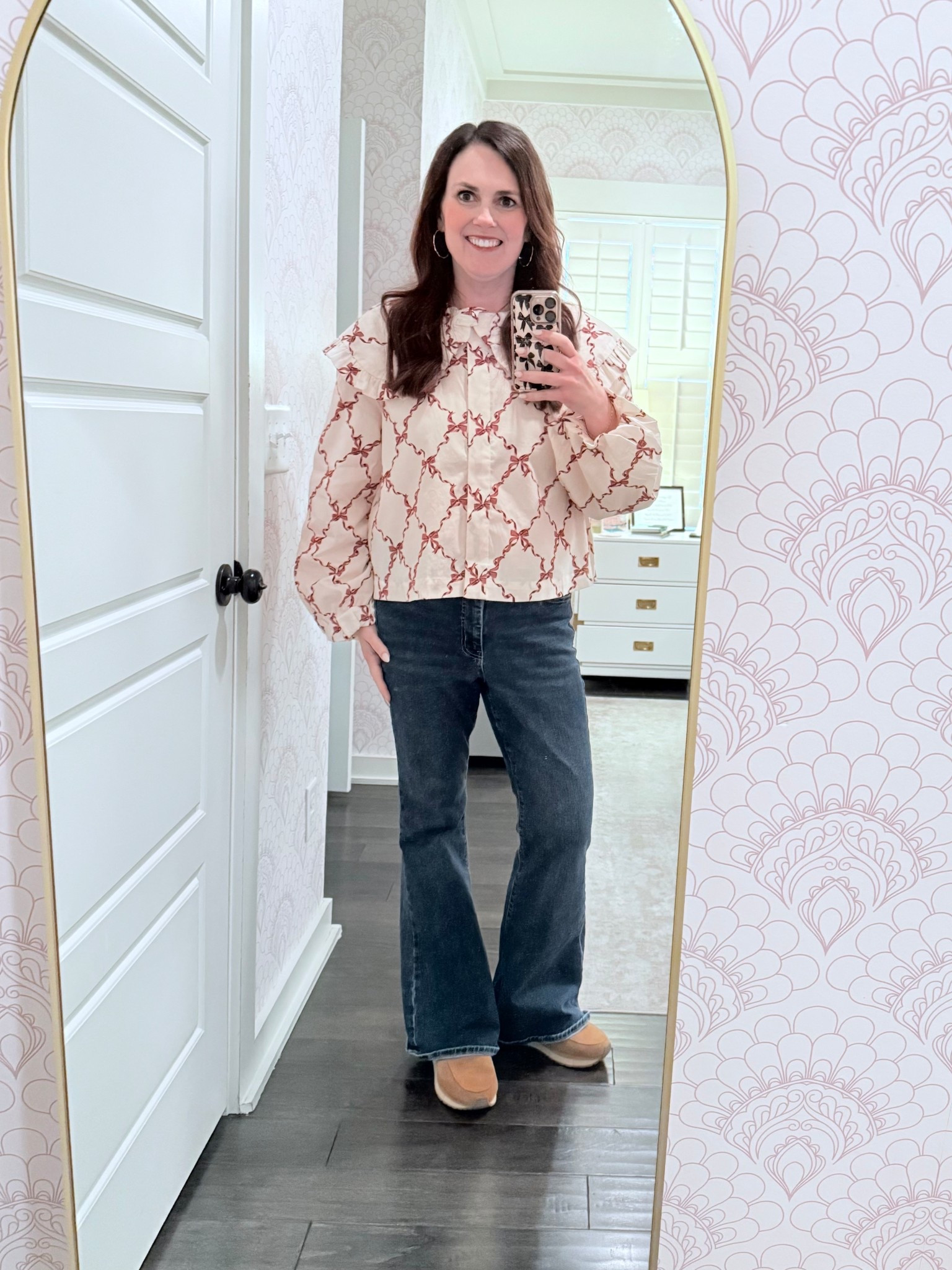 Where are my bow girls? This Francesca’s top is a must, and perfect for Valentines, too!



#LTKFindsUnder50 #LTKSaleAlert #LTKHoliday