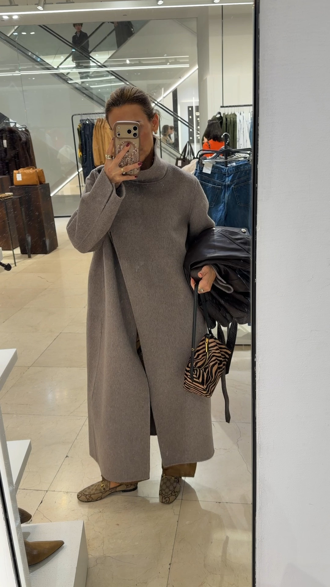 This Zara coat is giving Frankie shop! Wearing size medium, cashmere blend! 🩶