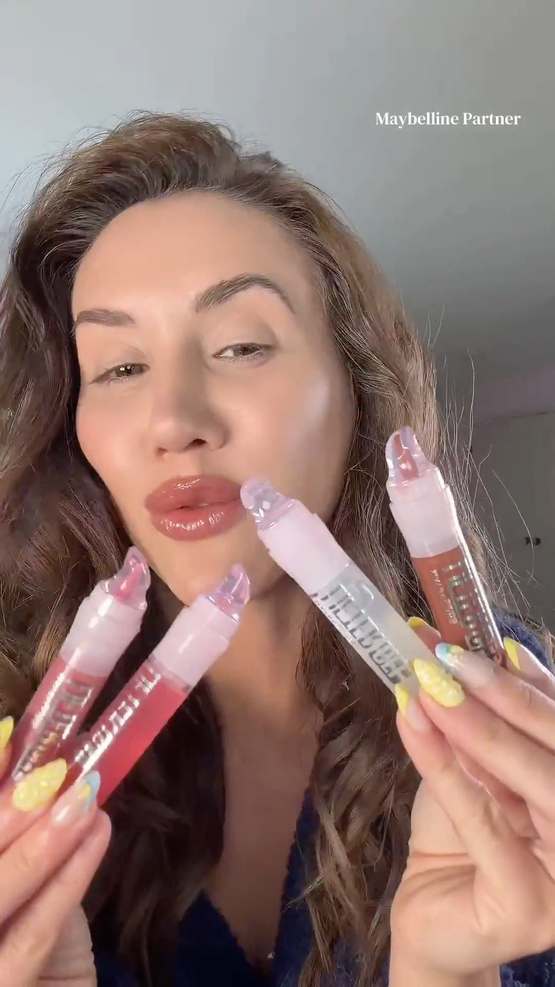 the most reflective glass lip gloss — oil in gel formula that gives you mirror-like shine 70% more hydrated lips instantly and it never feels sticky or greasy.

#maybelline #lipgloss #glasslips #hydratinglipgloss #lipcare
maybelline lifter oil in gel lip gloss hyaluronic acid 

 #LTKBeauty