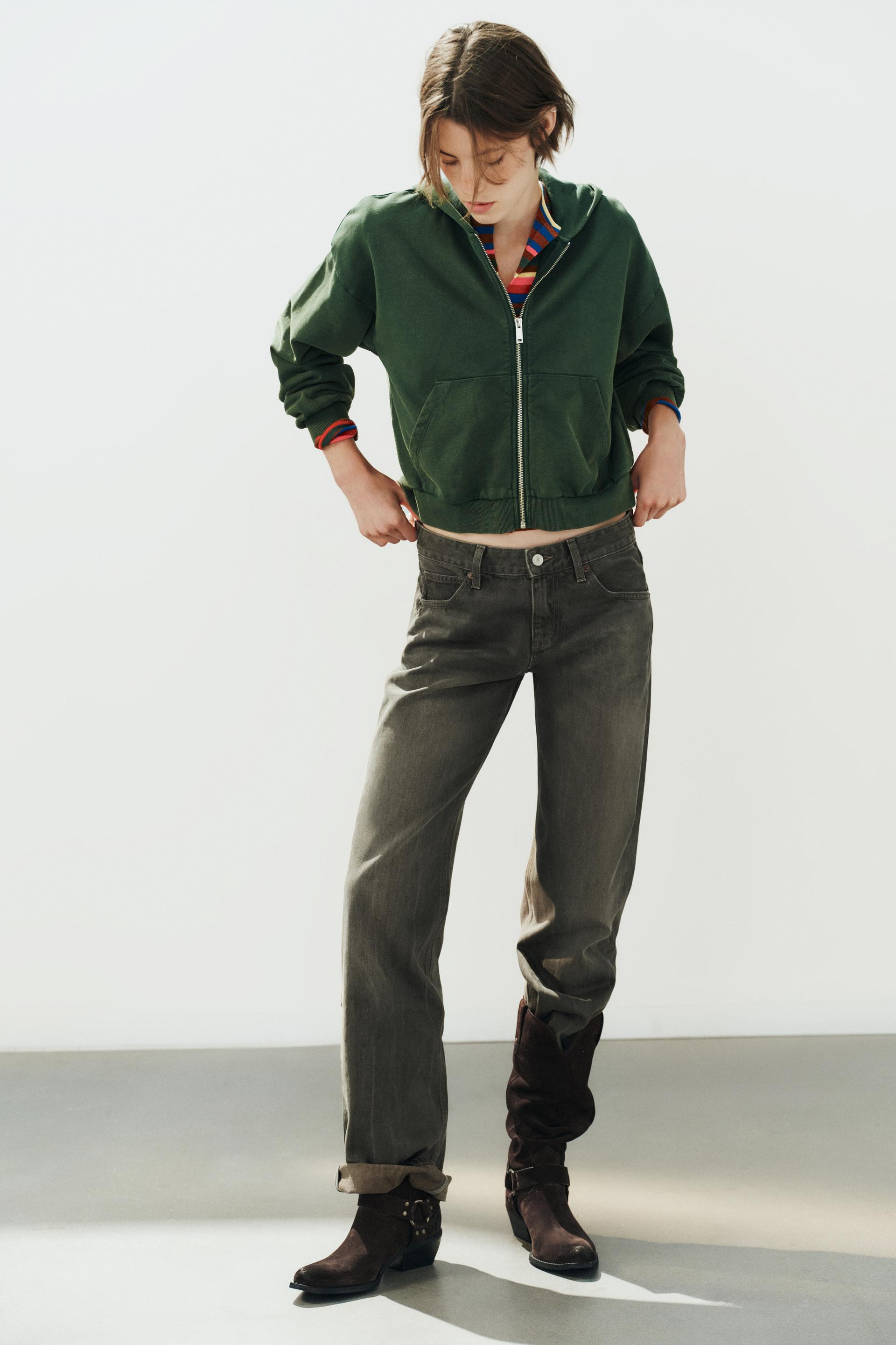 Model height: 178 cmSplit suede boots. Double strap with stud and eyelet detail on the leg. Side ... | Zara DE