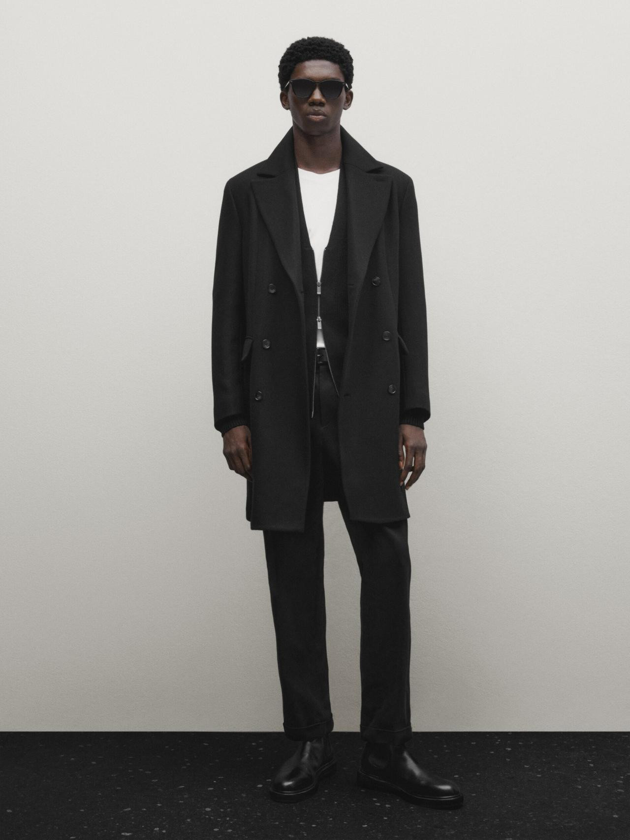 Black wool blend double-breasted coat | Massimo Dutti US