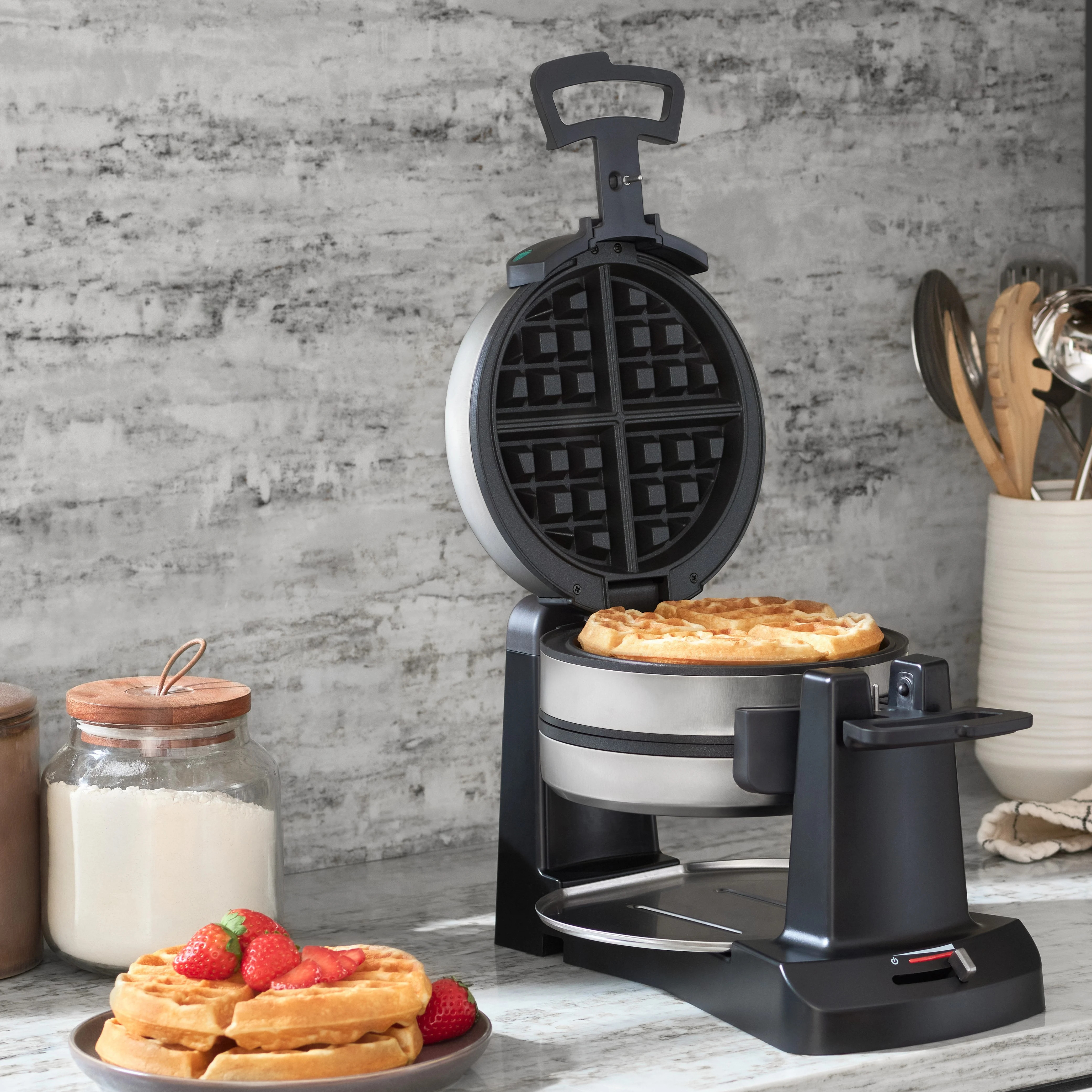 Double Flip Belgian Waffle Maker | Cuisinart