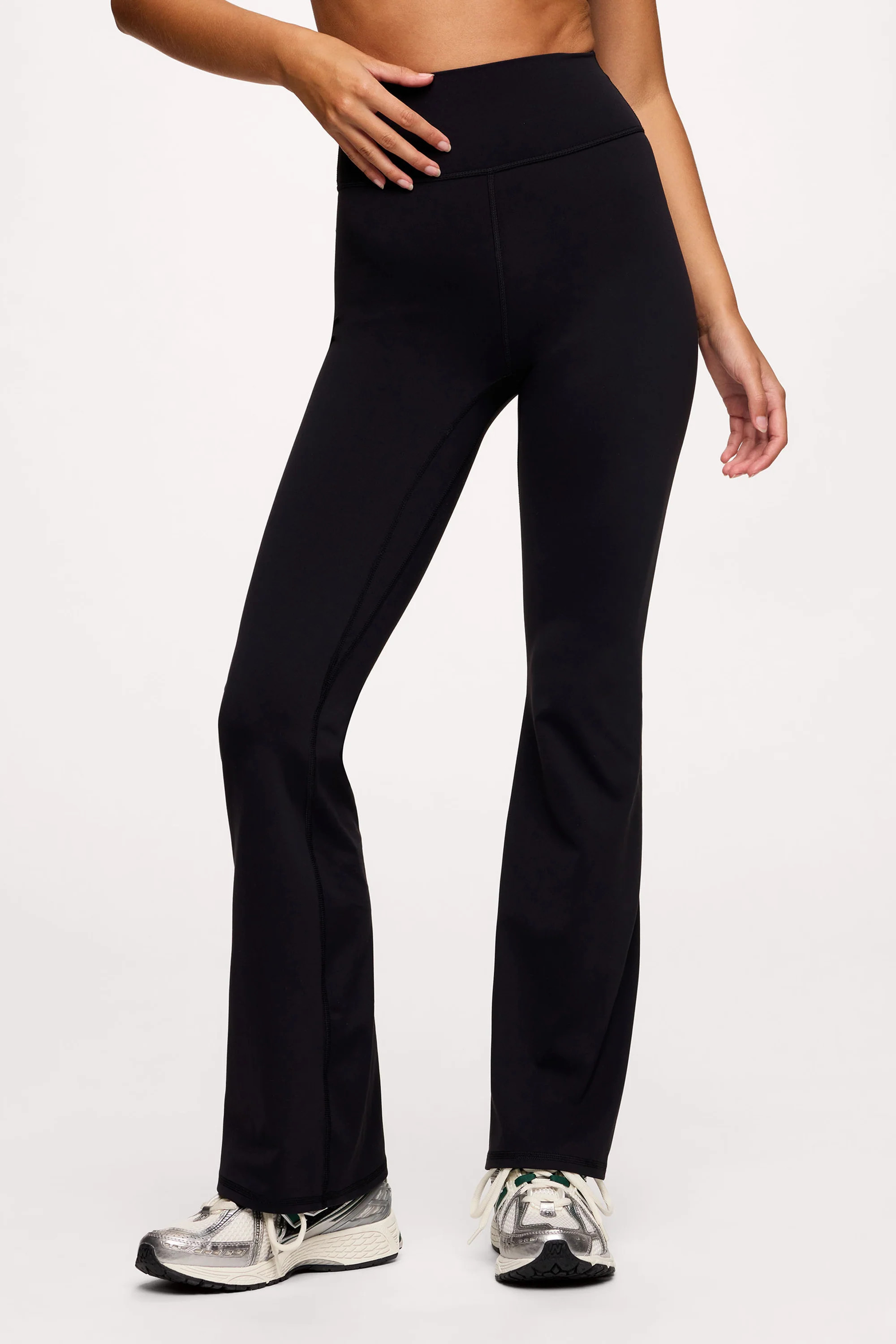 Motion Flare Legging | Black | Nuuds US