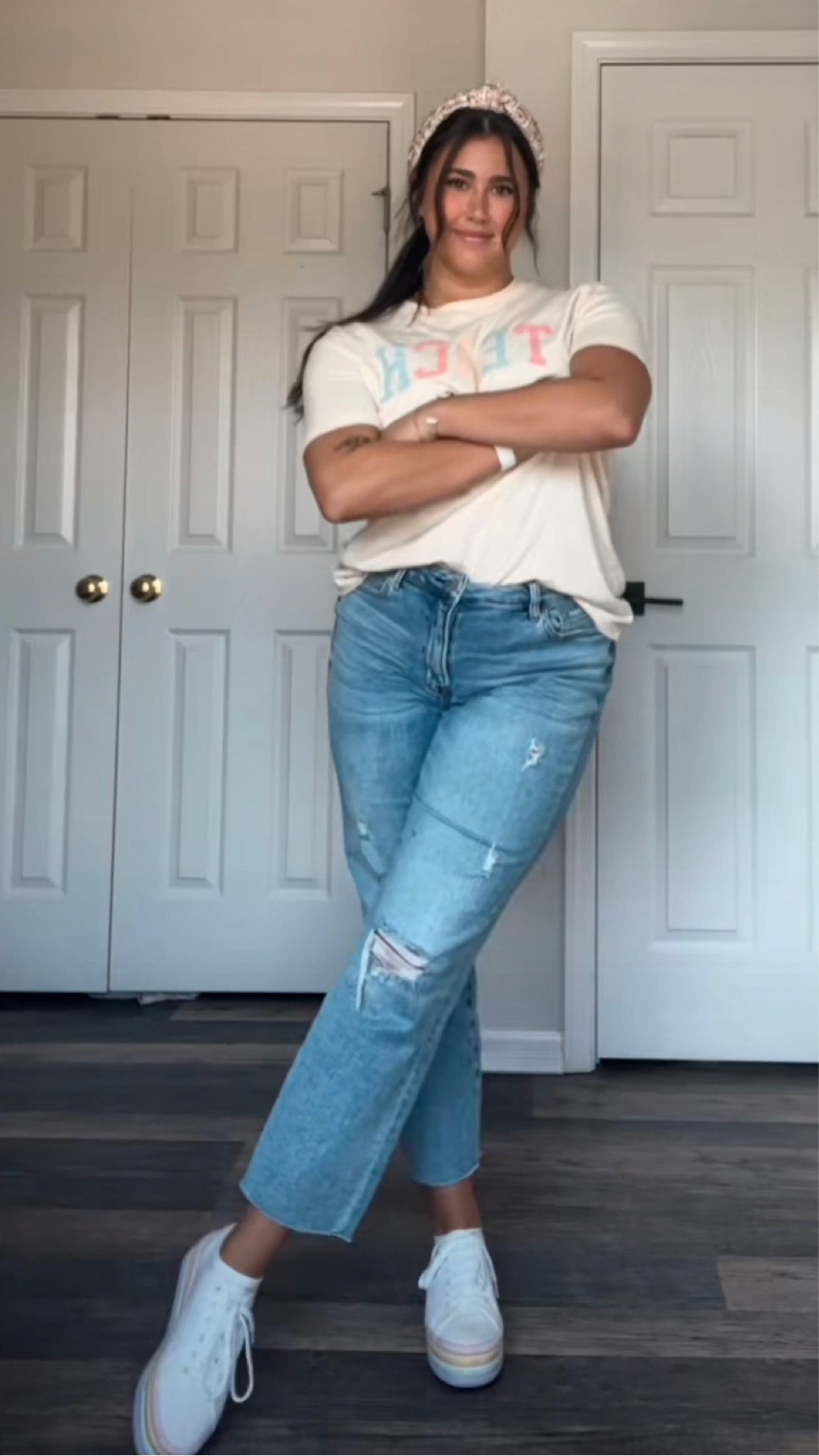 The straight leg stretch jeans are my absolute FAV this year!!! They are so comfortable!!! #straightlegjeans #altardstate #momjeans #teacherstyle