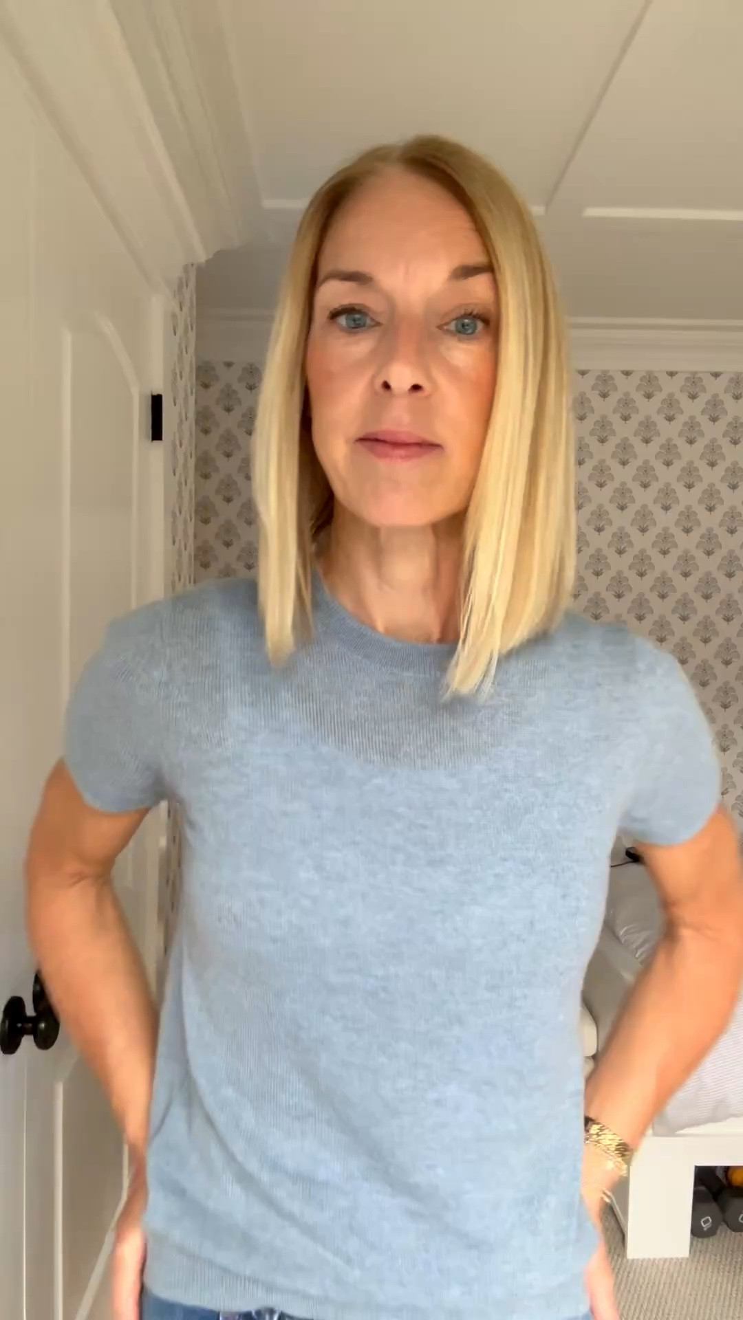 Fall outfit inspo, outfit ideas, cashmere sweater#LTKStyleTip #LTKFindsUnder50

#LTKOver40