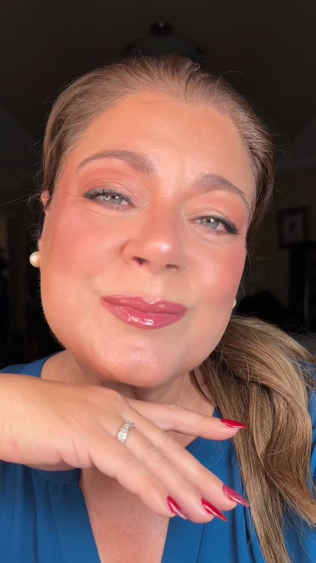 Gen X Flawless Makeup
List of products at end of video
@TIRTIR Inc.
@LYS Beauty @Haus Labs
@Huda Beauty @Rare Beauty
@Benefit Cosmetics @Charlotte Tilbury @chanel.beauty
#makeup #makeuptutorial #makeuphacks #grwm #maturemakeup