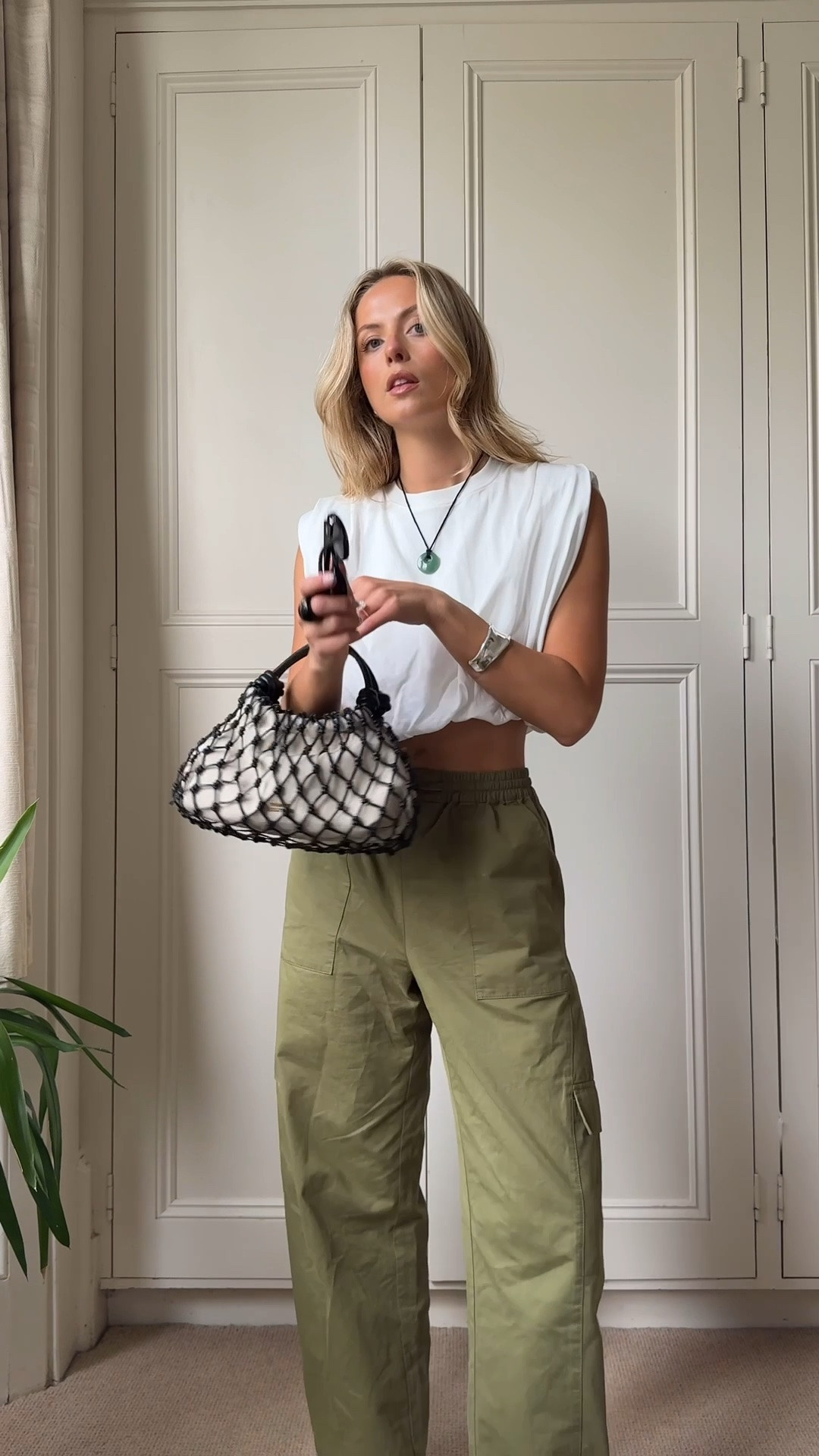 A realistic UK summer outfit 🫒☁️🖤

White tank, bubble top, bubble hem tops asos, Zara, white top, white tee, cargo pants, barrel leg trousers, Ro&Zo, macrame bag, Tommy Hilfiger, cord necklace, black leather flip flops summer outfit, uk summer outfit

#LTKuk #LTKsummer #LTKeurope