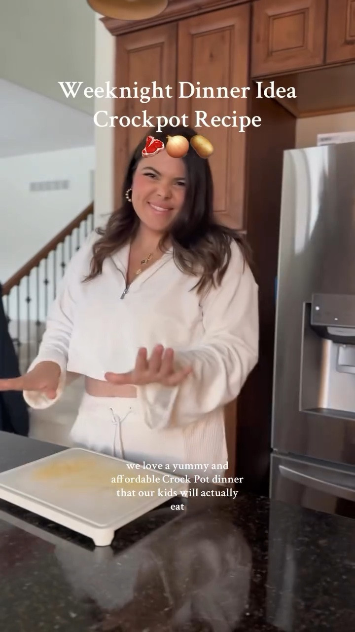 Here’s an easy dinner idea that might keep you from making a trip to the store! We had all of this on hand already and it was super easy to make gluten (plus the kids actually ate it and loved it, always a win!)

Save for the next time you aren’t sure what to make for dinner. 🖤

Recipe:
1-2 lb sirloin steak
1 pack brown gravy mix (@mccormickspice gf)
1 pack onion soup mix (Good Graces gf)
1 stick butter 
1/2 white onion
2 cup beef broth
Salt, pepper, garlic powder, onion powder

1. Chop onions and sliced steak two bite-size pieces and add two crockpot. 
2. Cover with brown gravy packet and onion soup mix. Sliced butter two table size pieces and 
3. Poor beef broth over, cover and cook on high for two hours or until the meat is brown on the edges and slightly pink in the middle. 
4. Serve over mashed potatoes. 

We served with @redlobster gf biscuits and a side of roasted broccoli 🫶🏼✨ would you make this? Let me know ☺️

#Recipe #crockpot #CrockpotMeals #DinnerIdea #glutenfree #glutenfreerecipe