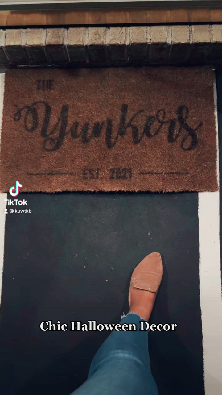 there’s no EEKS when you’re keeping it CHIC 

#LTKHoliday #LTKSeasonal #LTKhome