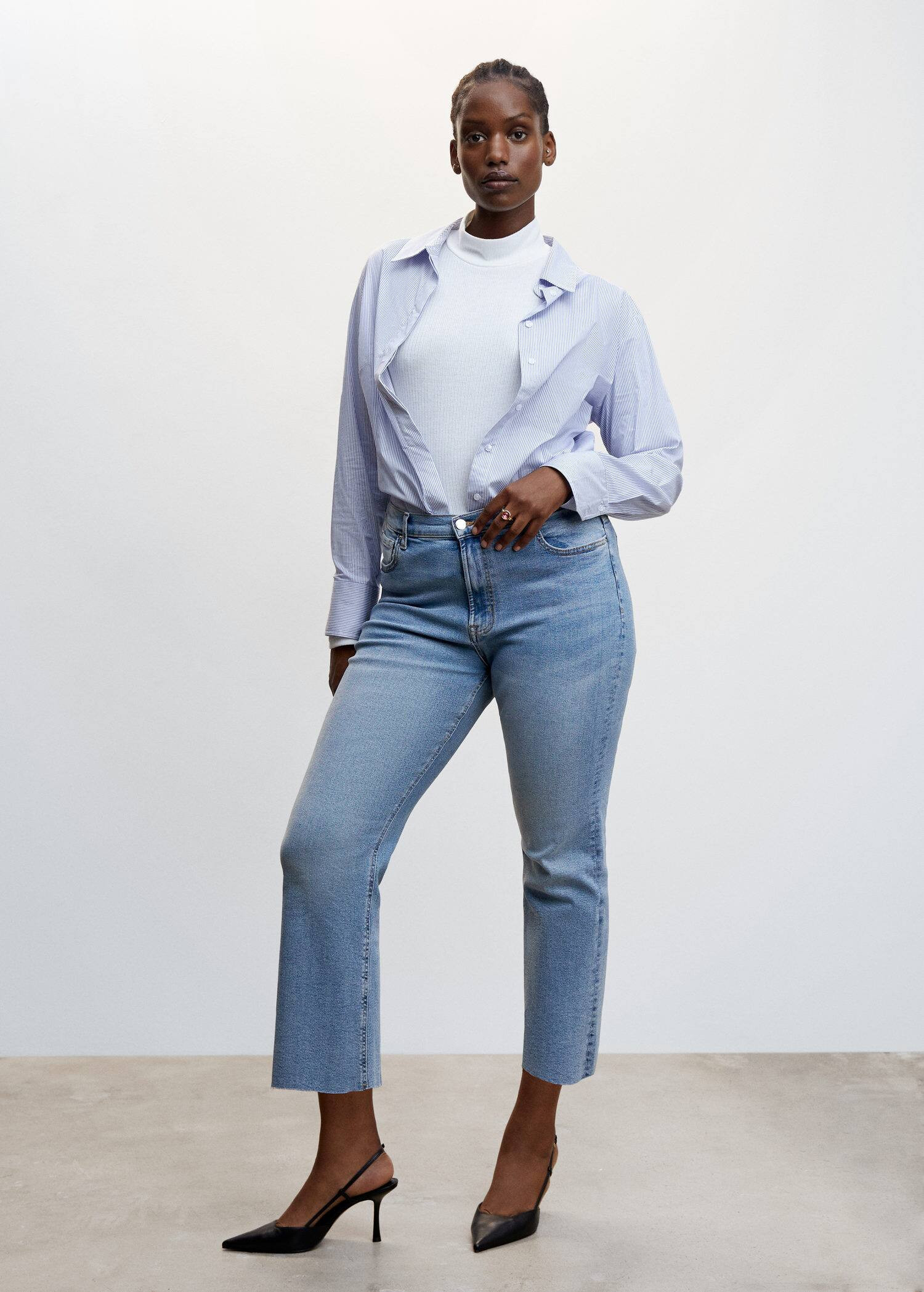 Crop flared jeans | MANGO (US)