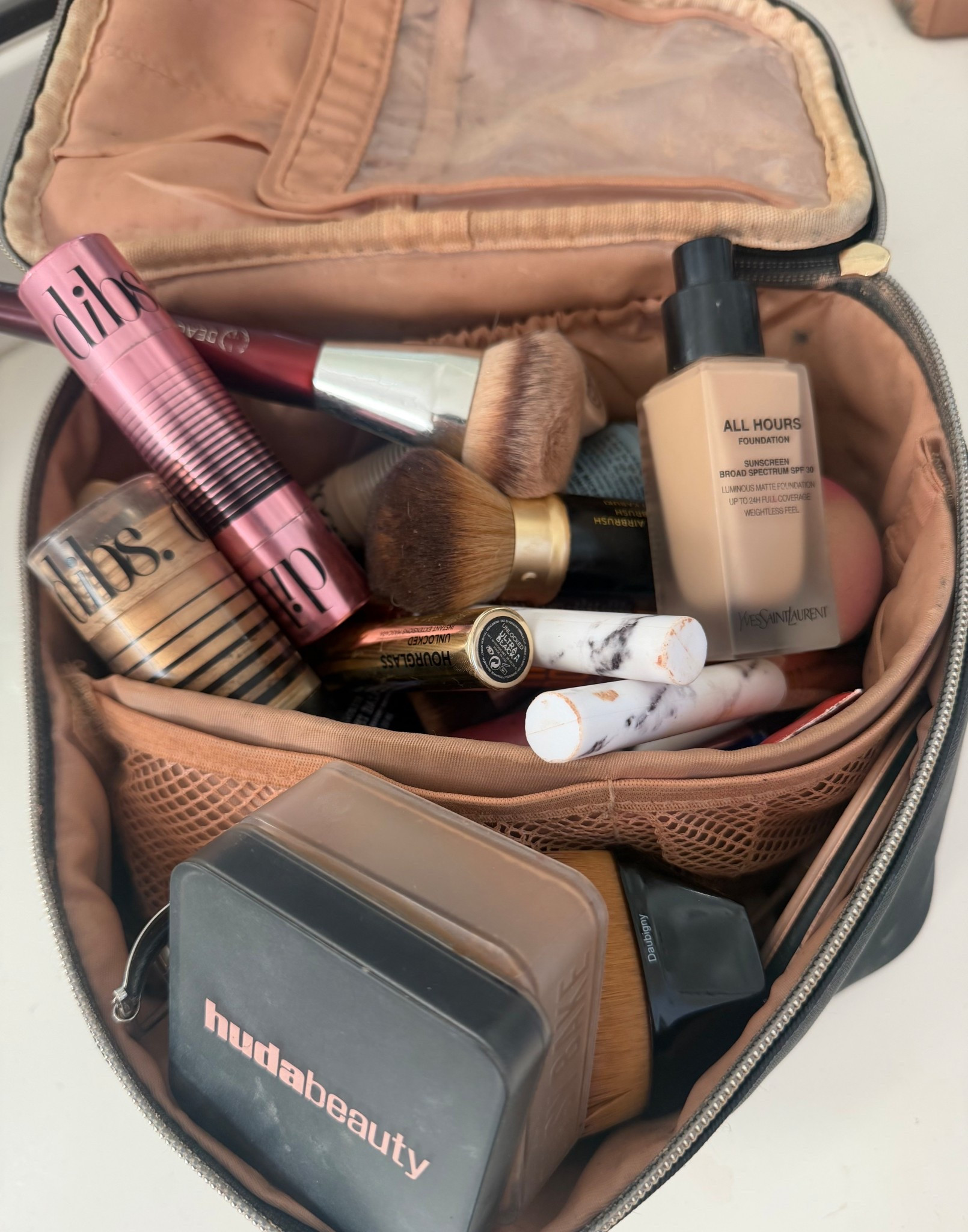 Quick easy routine I get my make up on in 5 min 💋

#LTKmomlife #LTKdayinmylife #LTKgrwm