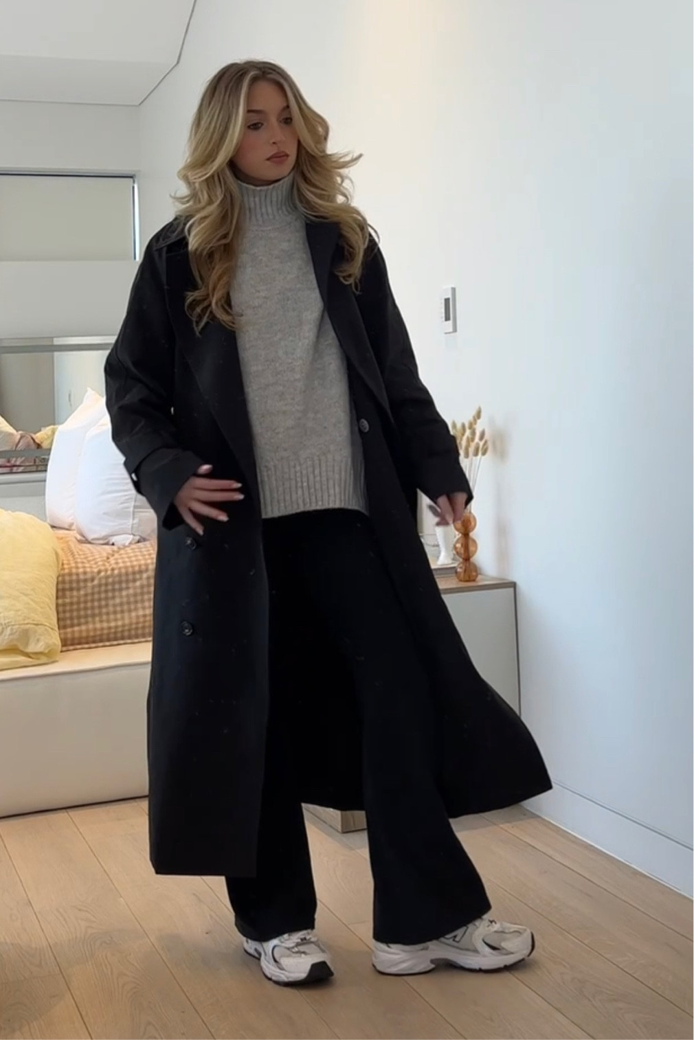Mondays must haves trench coat outfit🧥

If you are going to invest in any coat - let it be a black trench coat!! So versatile🫶🏼

My trench coat is old H&M but I’ve linked some amazing options that i love 


#LTKSeasonal #LTKstyletip #LTKU