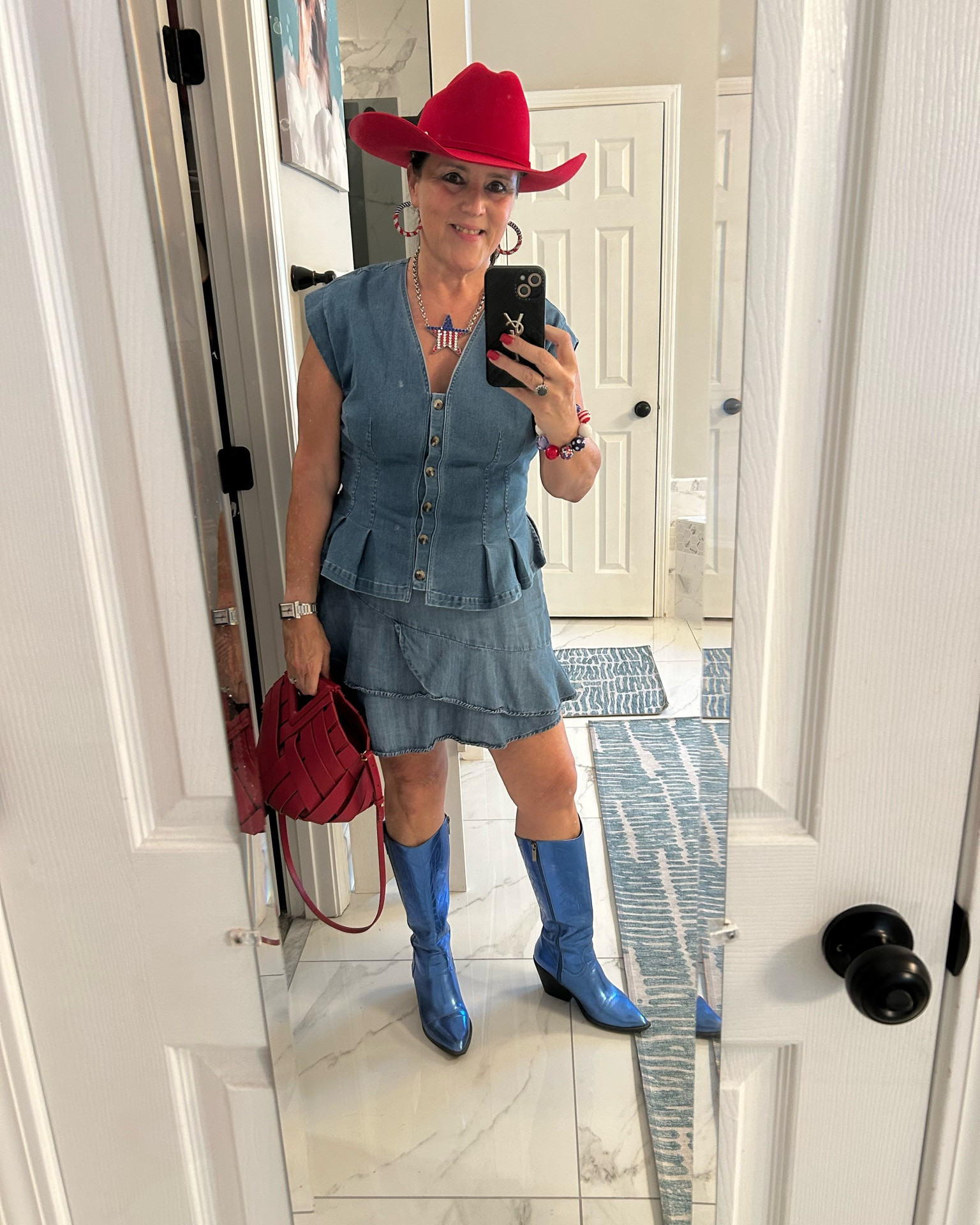 Red, white, and cute cute!! This fun little cowgirl look is one of my favorites, the hat, the boots, and that red bag just make it pop ❤️🇺🇸🤠 Always be confident!
#concertoutfit #countrystyle #midlifestyle #patrioticstyle #cowgirllook

#LTKdayinmylife #LTKOver40 #LTKMidsize