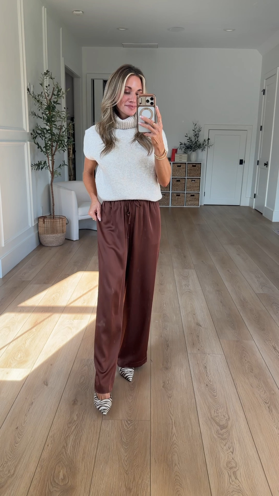 I love these pants from Abercrombie! Perfect for the office, date night, etc! I am 5’2 & wearing the xsmall!

#LTKPetite #LTKootd #LTKSeasonal