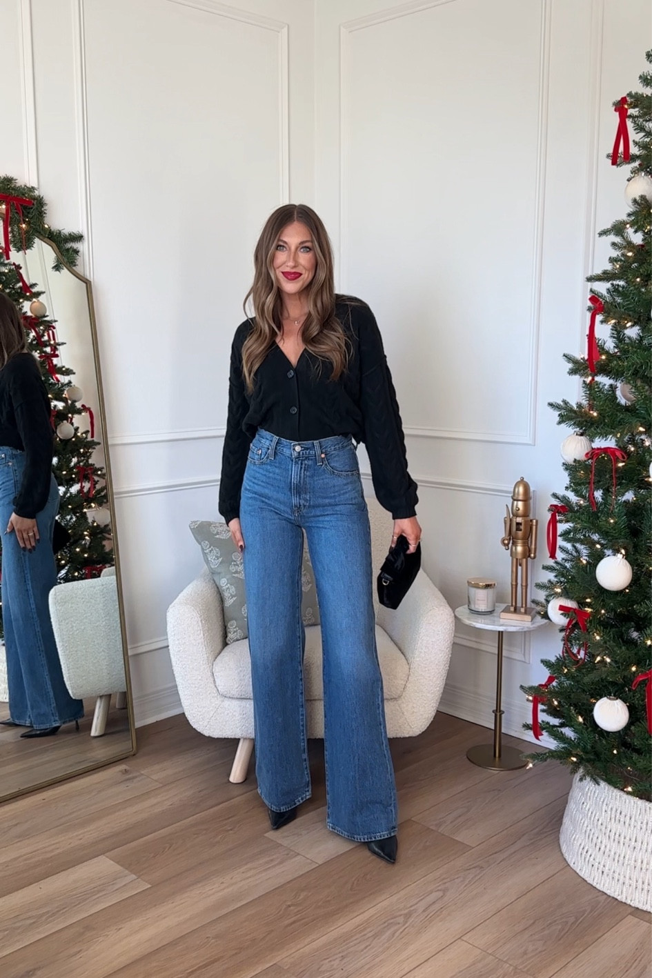Wide leg jeans are 40% off!!! I’m wearing a 25 34” inseam 

#LTKCyberWeek #LTKHoliday #LTKGiftGuide