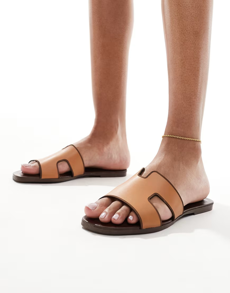 schuh Tandra flat sandals in tan leather-Brown | ASOS (Global)
