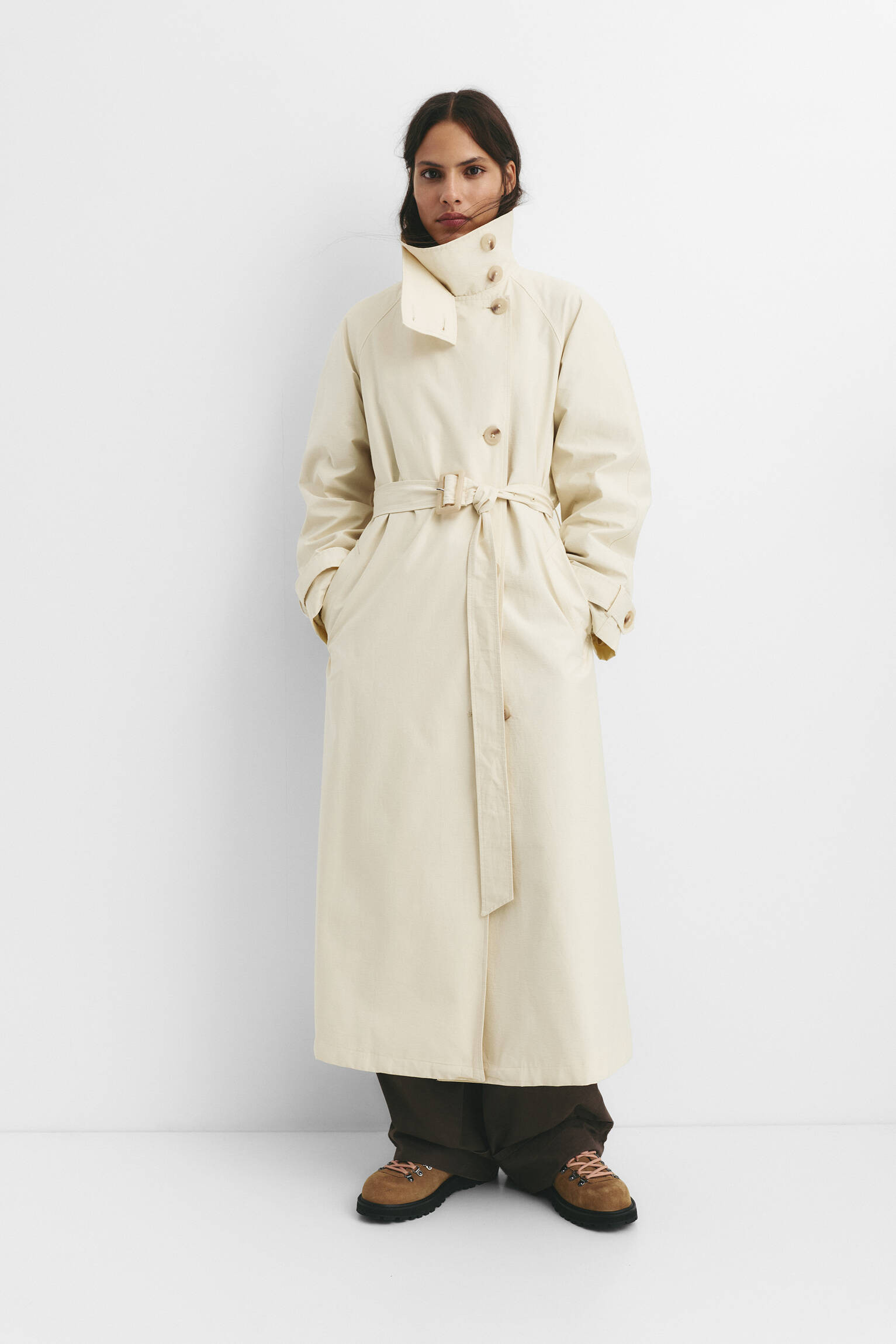 Belted flowing long trench coat - pull&bear | PULL and BEAR UK