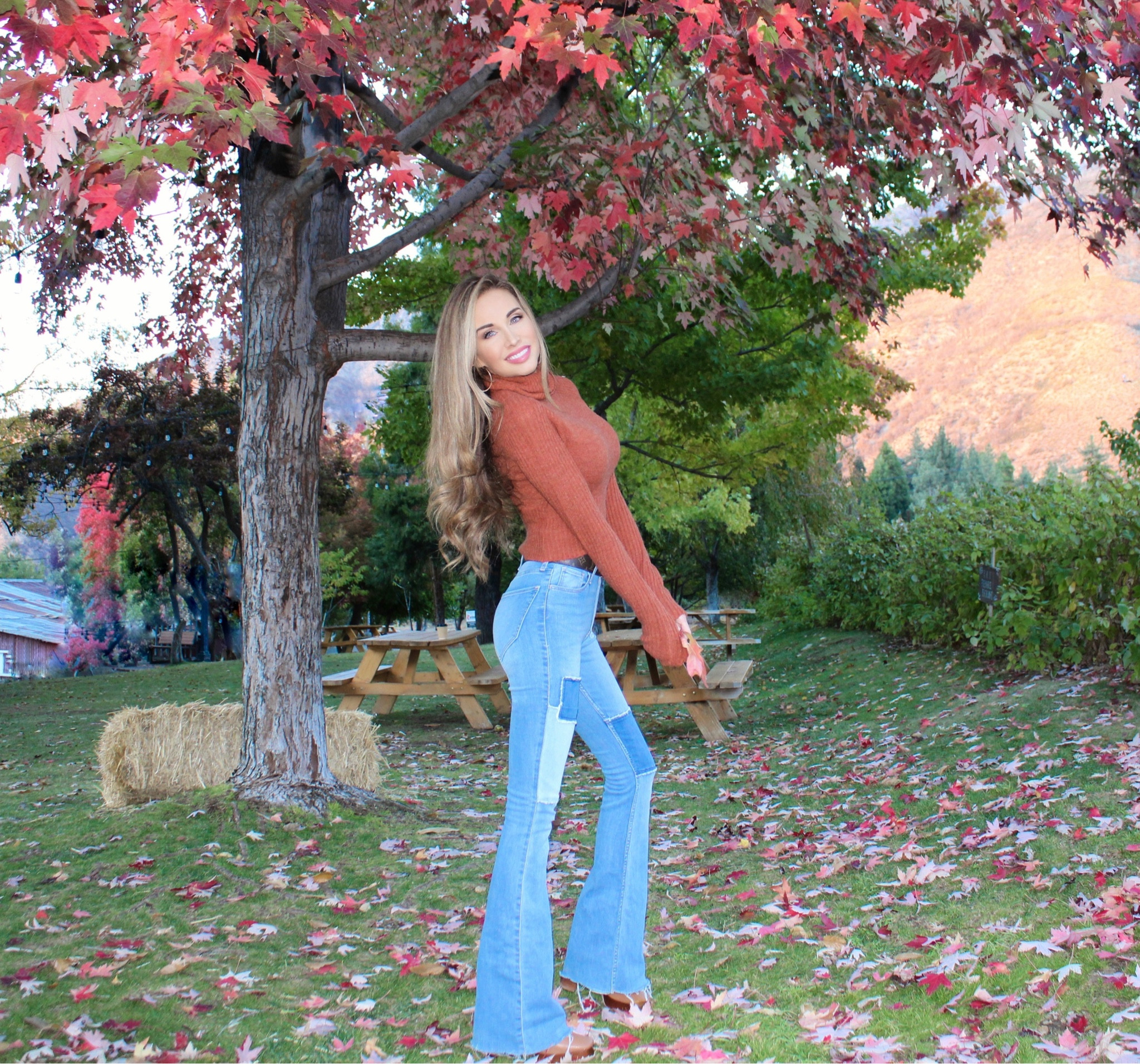 One of my favorite low budget looks is up on my blog today!  🍁🍁🍁
Jeans $20 @hollister
Turtleneck $8 @shein
“Autumn” Ankle Boots $69


#LTKshoecrush #LTKsalealert #LTKstyletip
