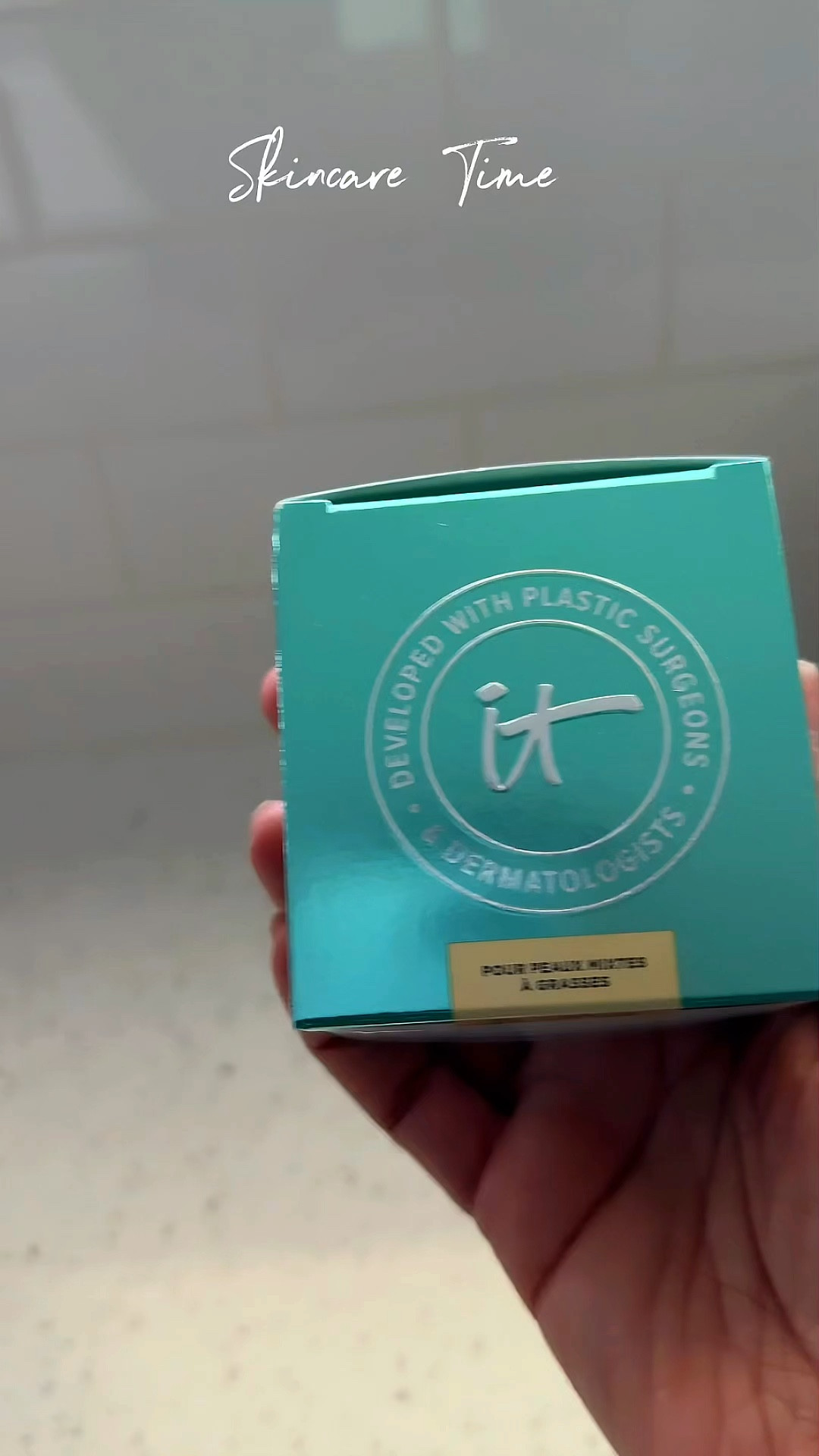 New!!! iT Cosmetics latest Confidence In A Gel Cream! 🌟 I’m obsessed with its 48-hour oil-free hydration, 28% less shine, and pore-refining magic. Not to mention, it works wonders on evening out my skin tone. 🙌 Plus, the light scent and soothing texture make it a must-have in my skincare routine. Grateful for this gem! 

#LTKfindsunder100 #LTKbeauty #LTKover40