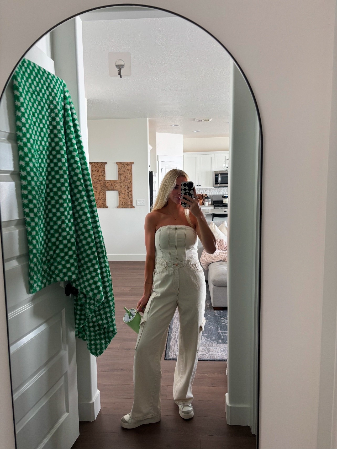 Todays outfit 😚🤍

#LTKStyleTip #LTKBeauty #LTKPetite