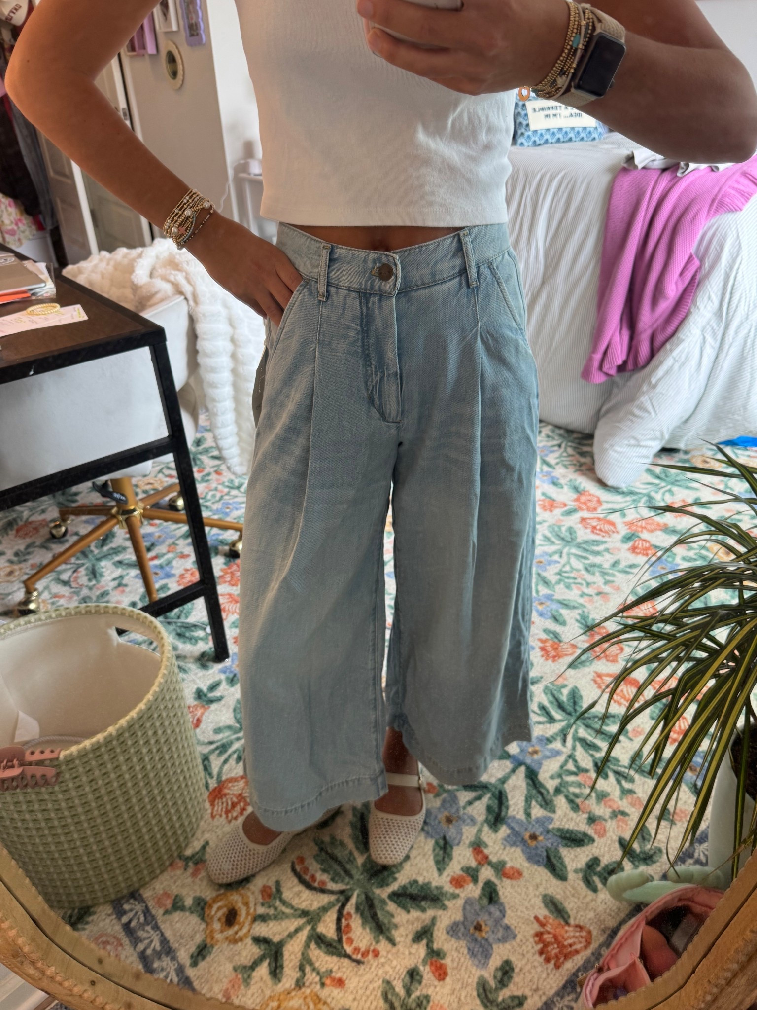 extra 50% of sale on the app!! actually the comfiest jeans I own, wearing xxs!

#LTKFindsUnder50 #LTKStyleTip #LTKFallSale