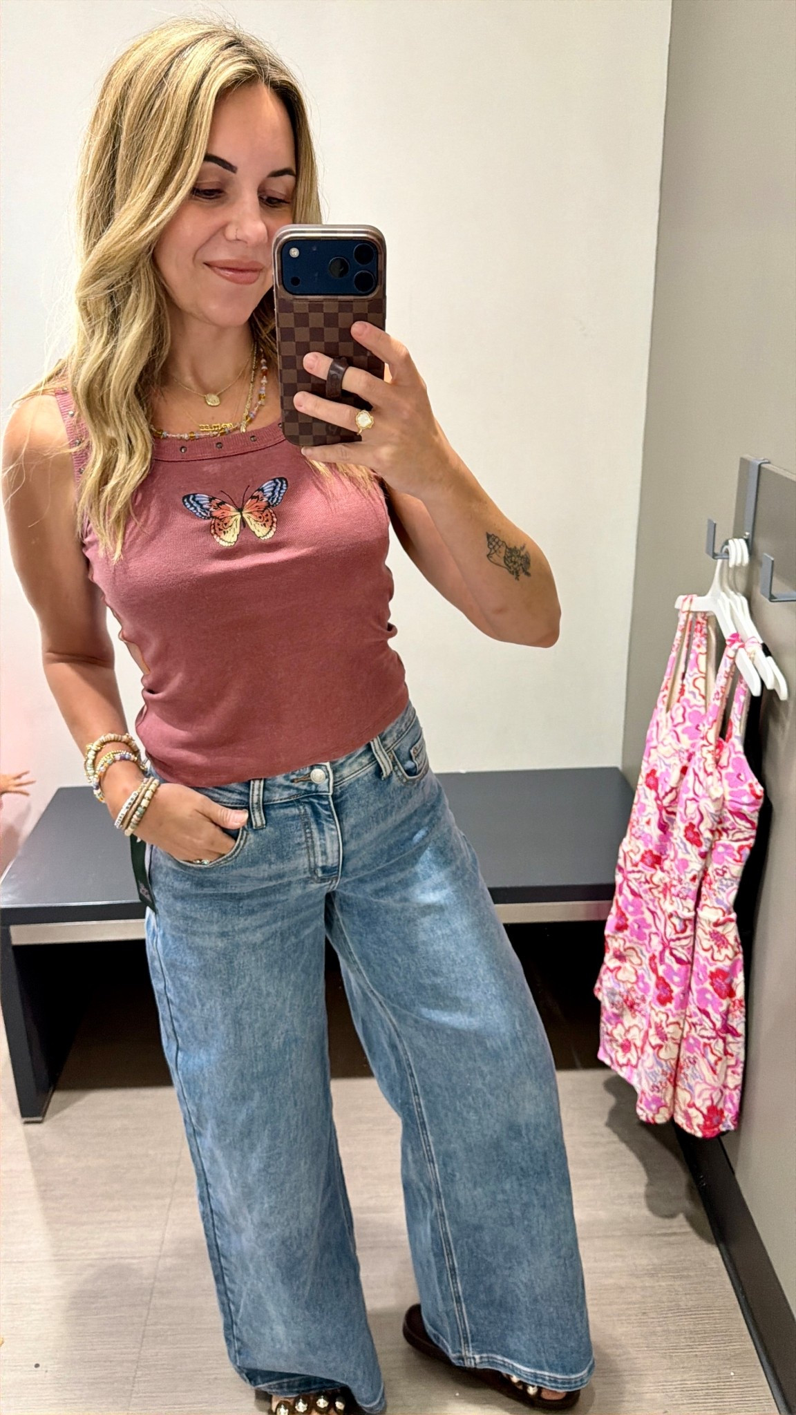 Loopy code: WIFEONADIME 
Tank is my true size small
Jeans ran a tad snug so I size up to a 6 for a more roomy fit.

#LTKmomlife #LTKootd