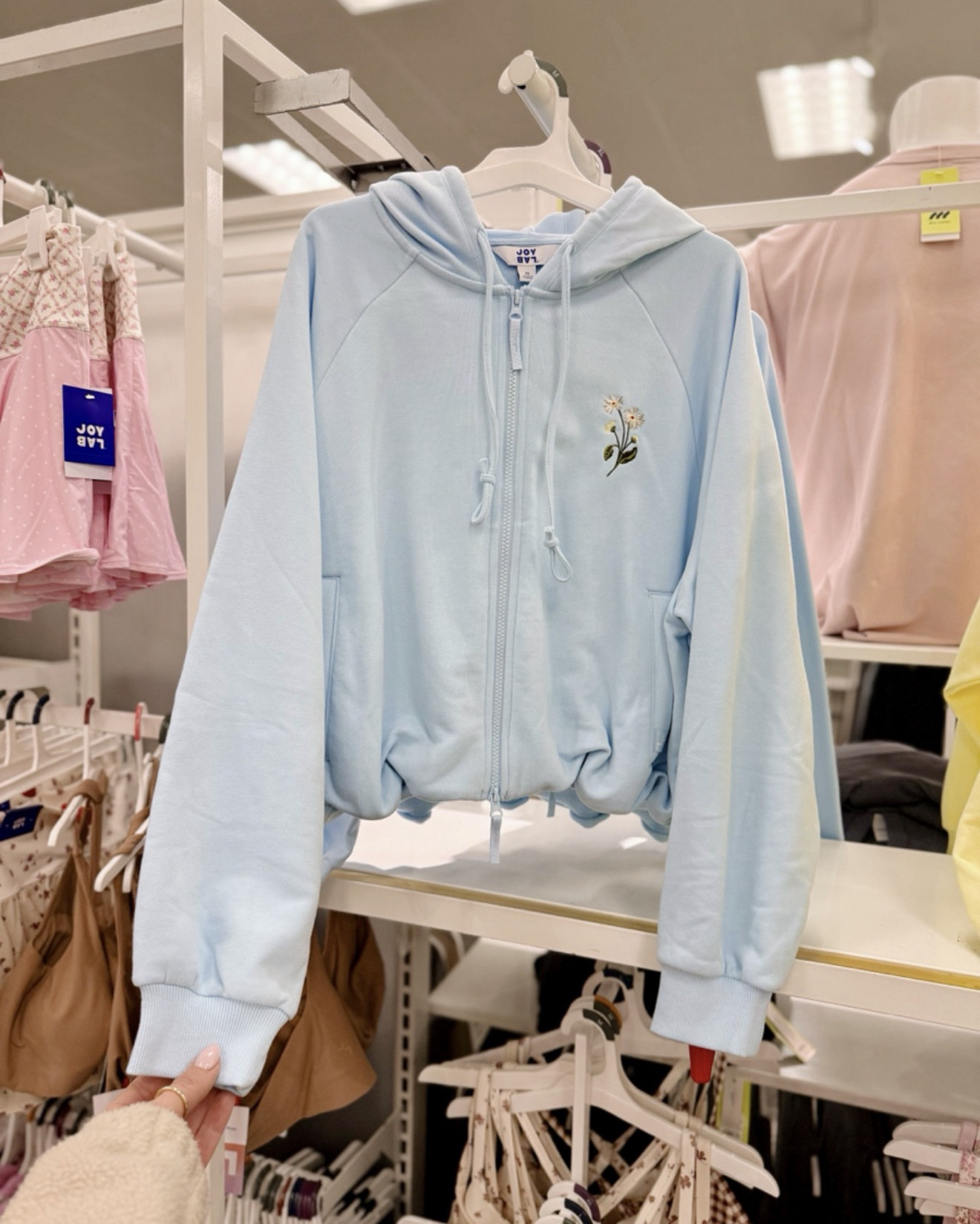 40% OFF Women’s Activewear, Swim, + Shoes!! 🙌🏼🙌🏼😍

#LTKSaleAlert #LTKSwim #LTKActive