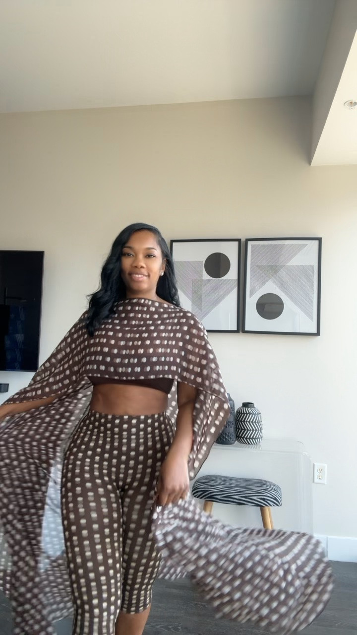 It’s officially summer and this set is the perfect summer outfit.  Easy, breezy, simple and effortless. Pair with cute flat sandals or a heeled sandal for a more elevated look. It has a tank bra built in for coverage.  I’m wearing a size S in the cape and a size M in the leggings. The leggings have a lot of stretch.

#nordstrom #outfitinspo #ltkstyle

#LTKootd