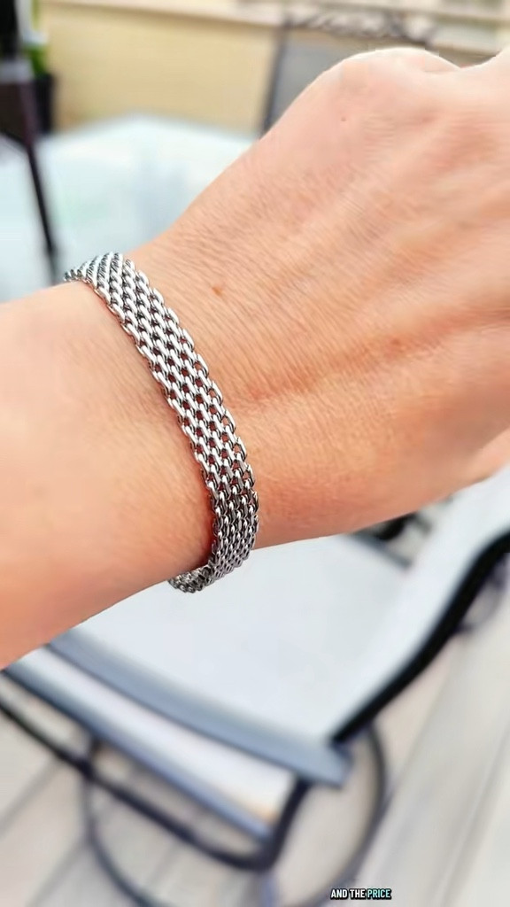 You Cannot Go Wrong With Pavoi Jewelry! This Waterproof Bracelet is perfect! ✨✨

#LTKootd #LTKMidsize #LTKOver40