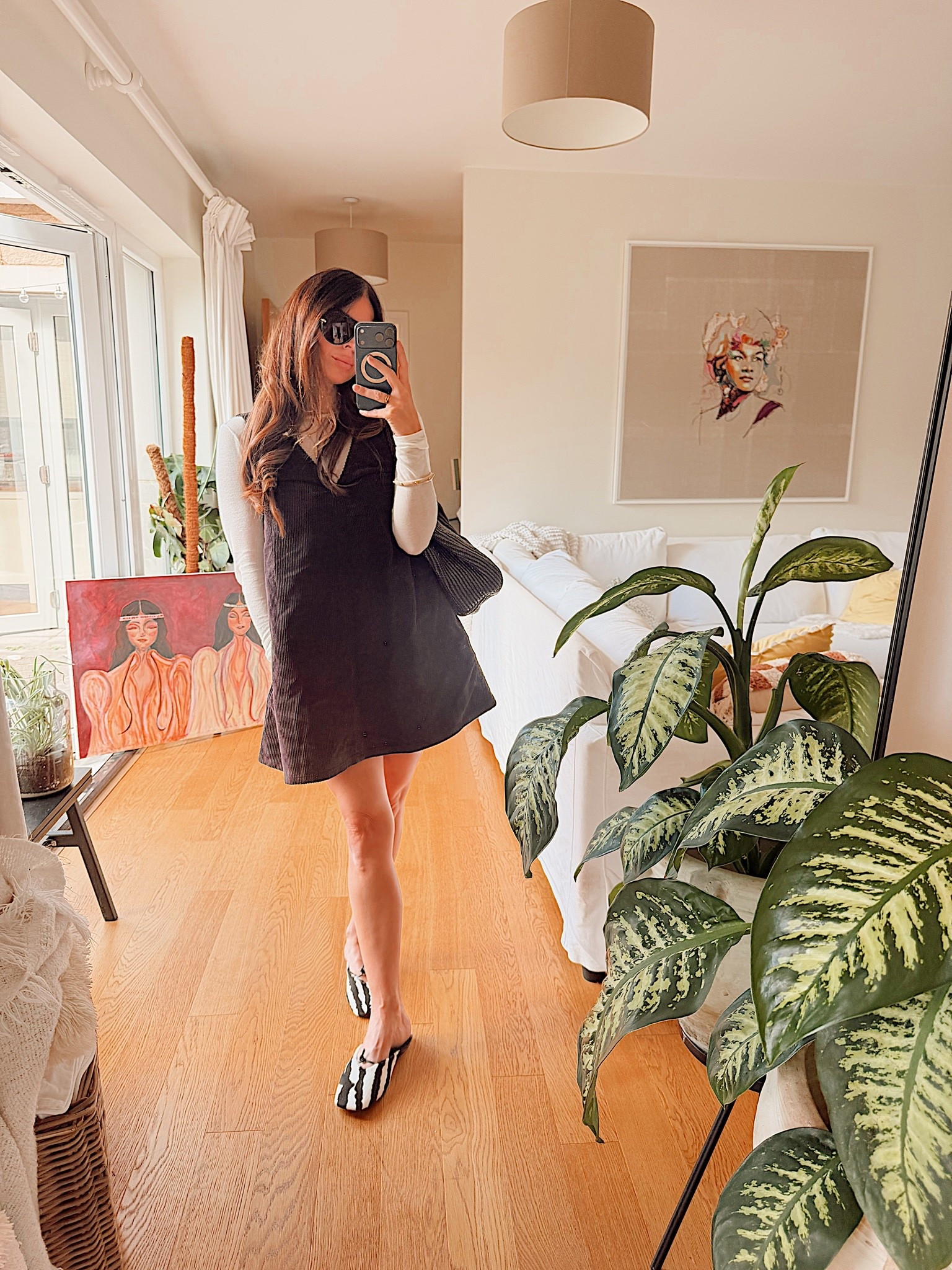 Autumn outfits 

Cord denim dress
Zebra flat shoes
Brown bag
Sunglasses

#LTKautumn #LTKuk #LTKeurope