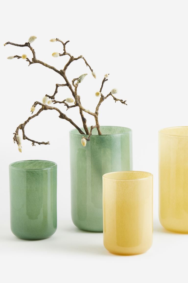 Glass vase | H&M (UK, MY, IN, SG, PH, TW, HK)