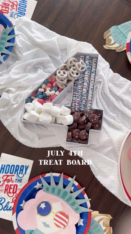 Serve 4th of July treats in a cardboard 4 or U S A for extra flair at your party 🇺🇸 

#fourthofjuly #4thofjuly #usa #patriotic #redwhiteandblue #fourthofjulyparty #party #tablescape #treats #targetstyle #amazonfind #amazonhome #target 

#LTKParties #LTKHome #LTKVideo