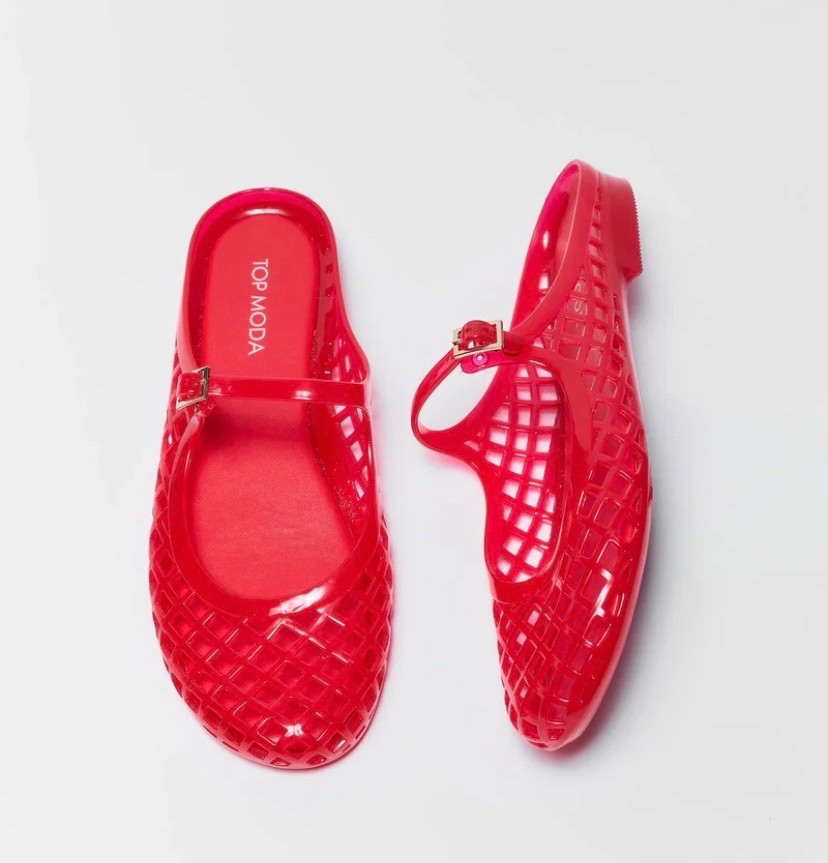 Mary Jane Jelly Flats $48

#LTKSwim #LTKTravel #LTKOver40