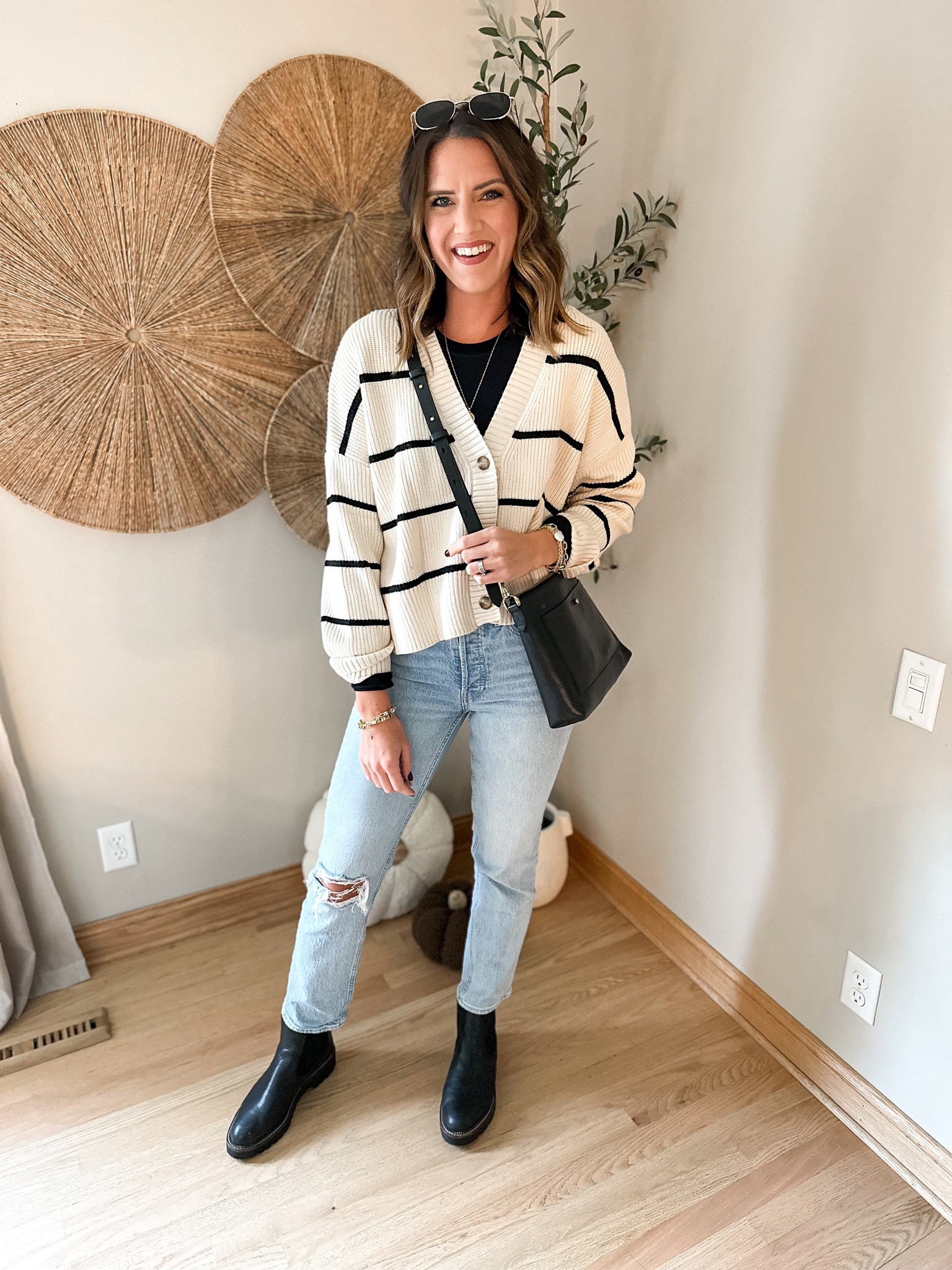 The cutest cardigan from Amazon!

Cardigan - medium 
Black long sleeve - small but fits tight 
Jeans - 26 long 


#LTKfindsunder50 #LTKfindsunder100 #LTKstyletip