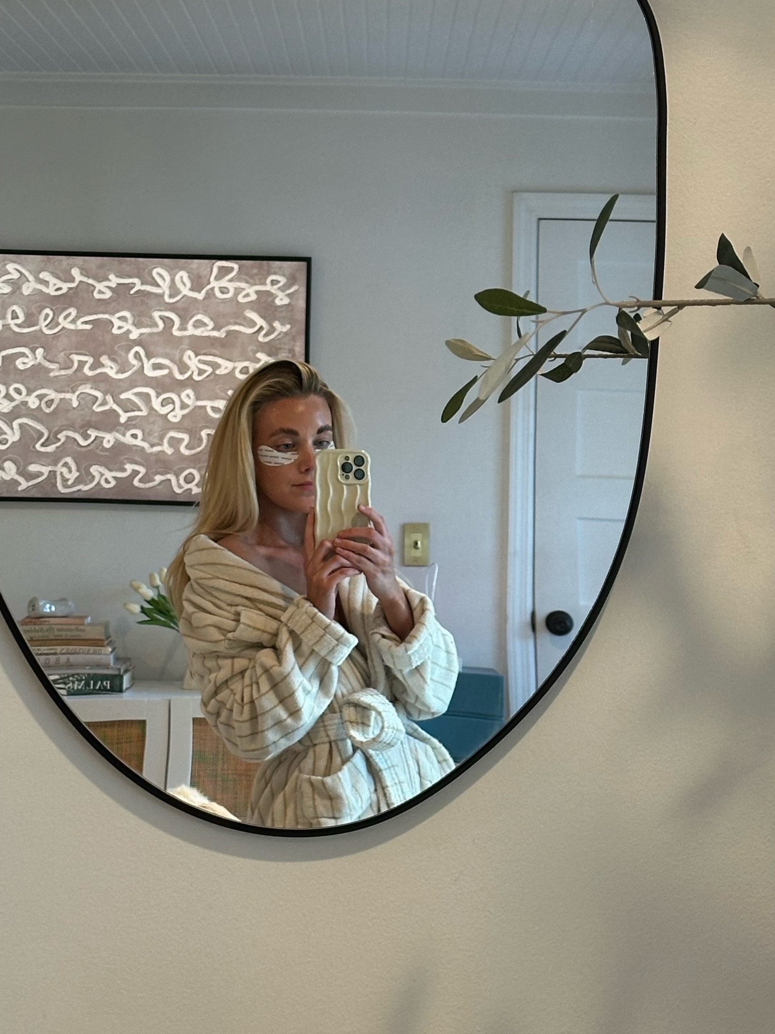 MULTITASKING STACK:
Apply this 2 hour express self tanner in the middle of your workday when you don’t have to get on camera or leave the house! At the same time, throw on the dubose reusable eye patches with some re-du serum. 2 hours will fly by and you’ll be tan + glowing. The best way to avoid self tanning overnight and ruining your sheets.

1. dubose reusable eye patches 
2. dubose re-du serum 
3. Loving tan 2 hour express medium/dark
4. Loving tan mitt
5. Makeup brush— for neck application
6. Robe


#LTKbeauty #LTKstyletip #LTKfindsunder50