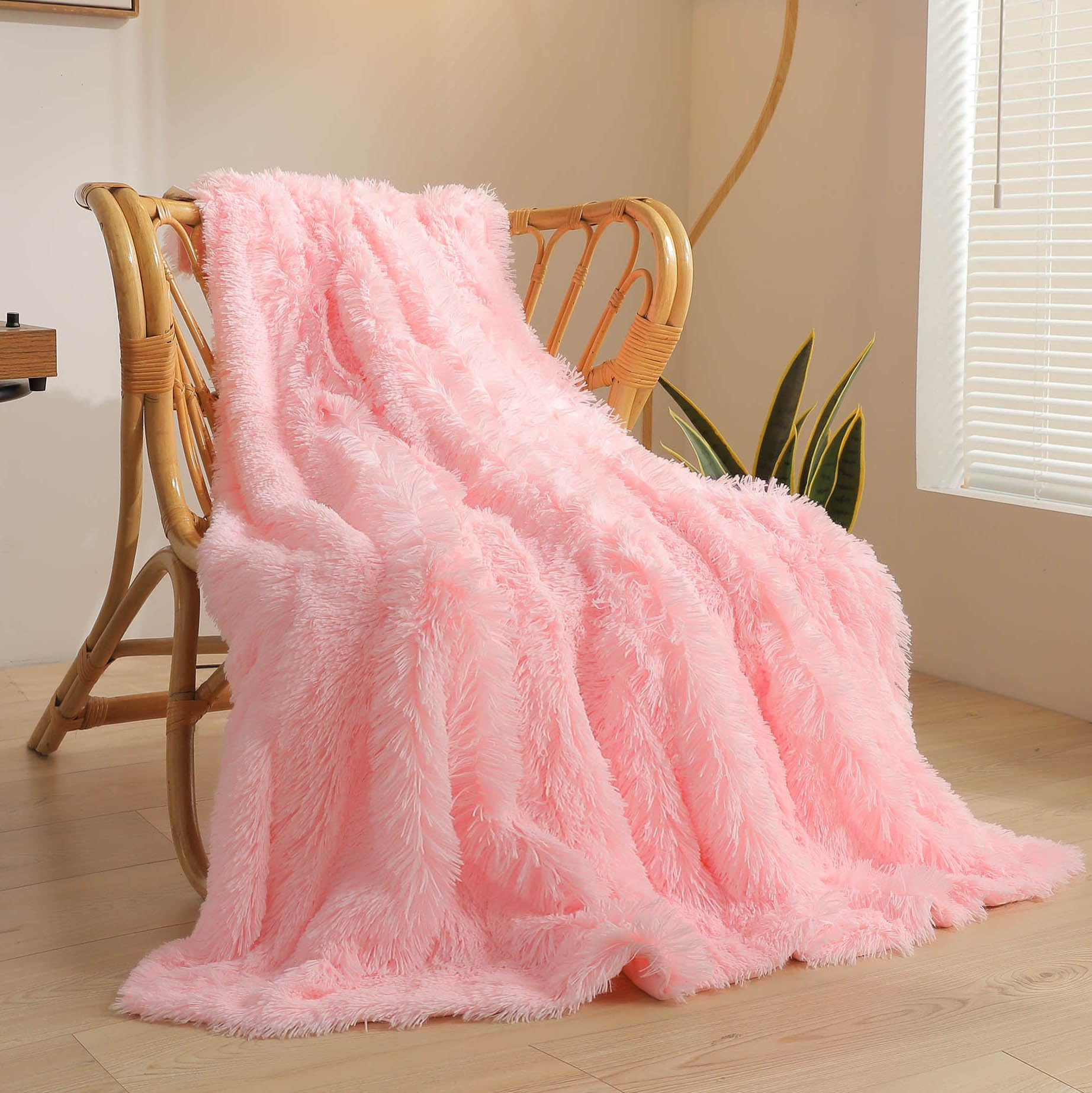 XeGe Plush Faux Fur Throw Blanket, Pink Luxurious 50x60 Shaggy Furry Blanket Throw, Fluffy Microf... | Amazon (CA)