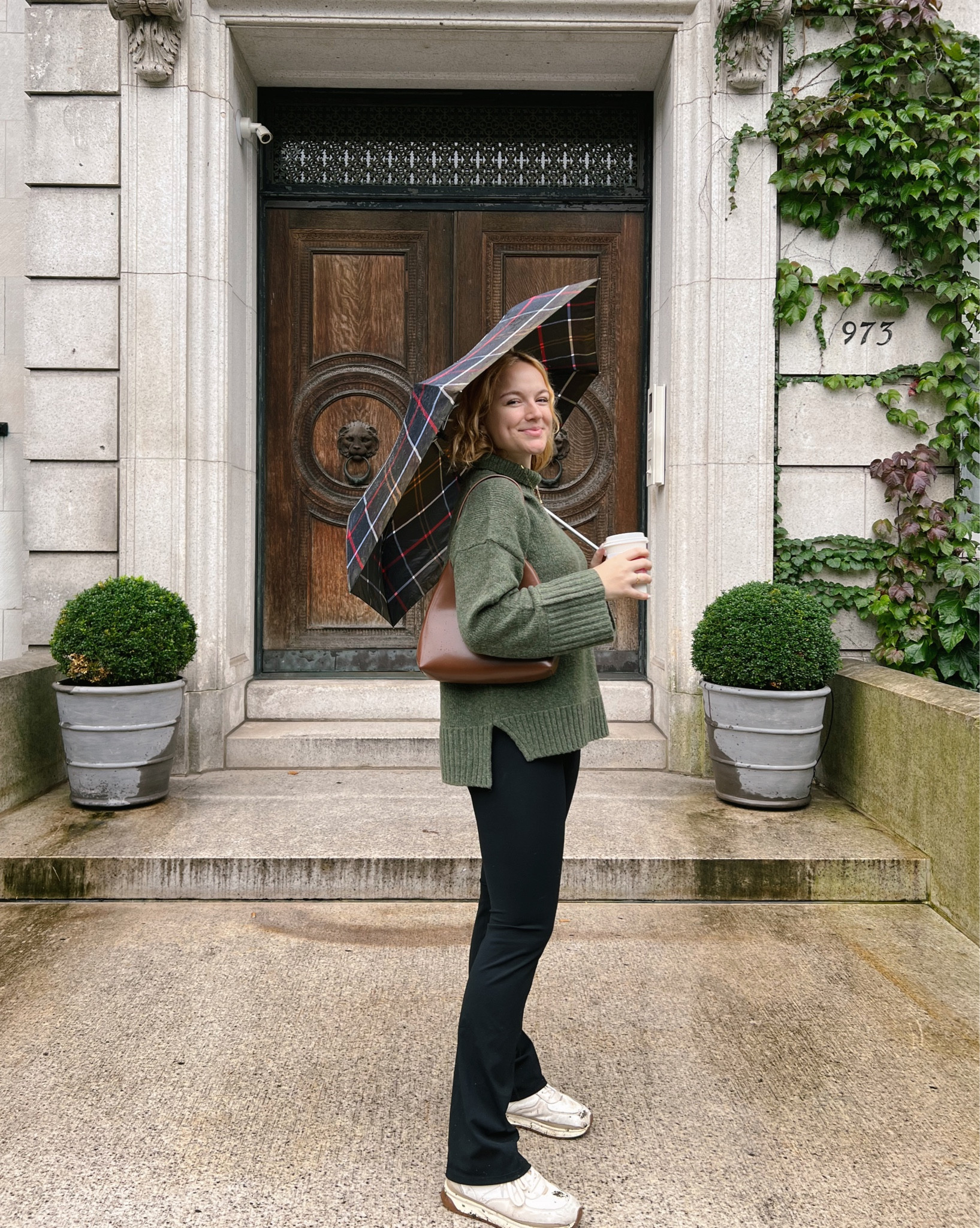 wearing size M in sweater and yoga pants! code savvyxspanx for 10% off plus free ship of the yoga pants! 