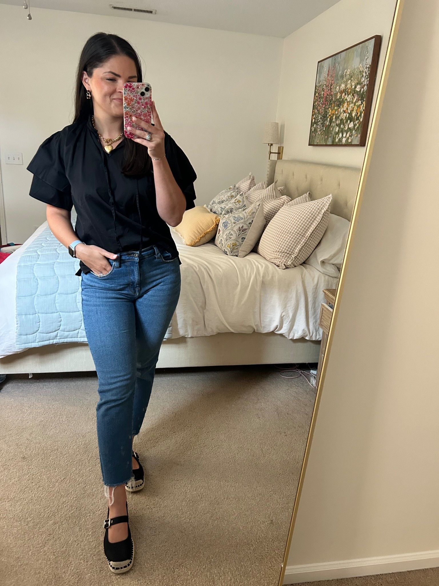 Serving up a classic combo: black top, denim, and a touch of gold 💫 Easy, elevated, and mom-life approved. ✨
#OOTD #MomStyle #CasualChic #EverydayStyle #MirrorSelfie #EffortlessStyle

#LTKStyleTip #LTKSeasonal #LTKWorkwear