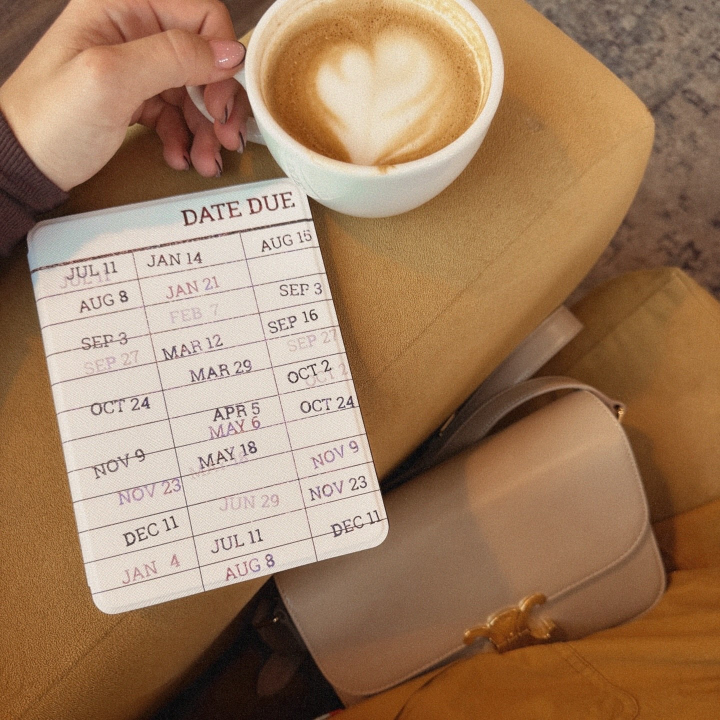 Reading two books at once because I like my self-growth with a side of chaos 😂

Finishing up:
📖 The Housemaid
📖 10x Is Easier Than 2x

What should I pick up next? Give me your favorites!