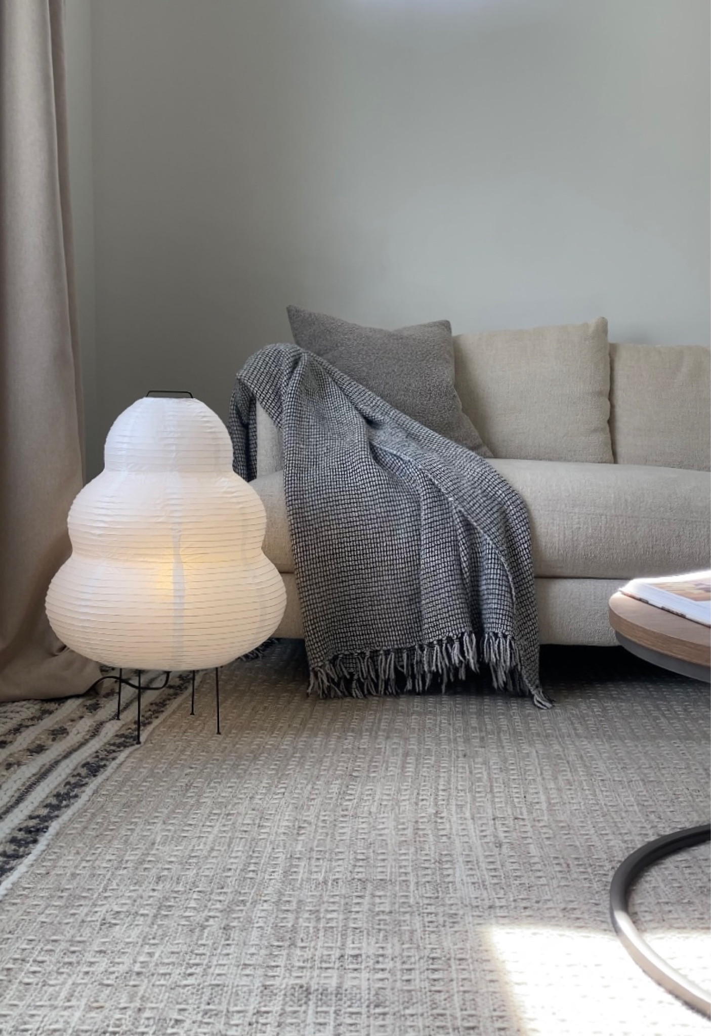 How beautiful and elegant is this rice paper lamp?! I absolutely love the minimal design and it gives off the softest glow! 🤍





#homedecor #home #decor #furniture #minimal #lamp #sofa #style #neutral #finds #amazon #find #throwblanket #rug #livingspace #room

#LTKhome #LTKFind #LTKstyletip