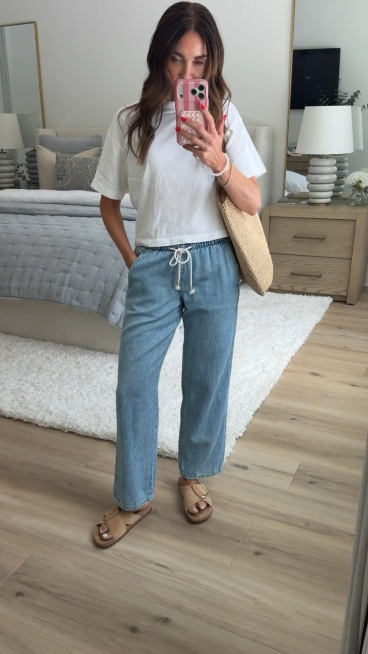 Madewell inspired jeans, I'm wearing size XS, fit tts.

#LTKootd #LTKOver40