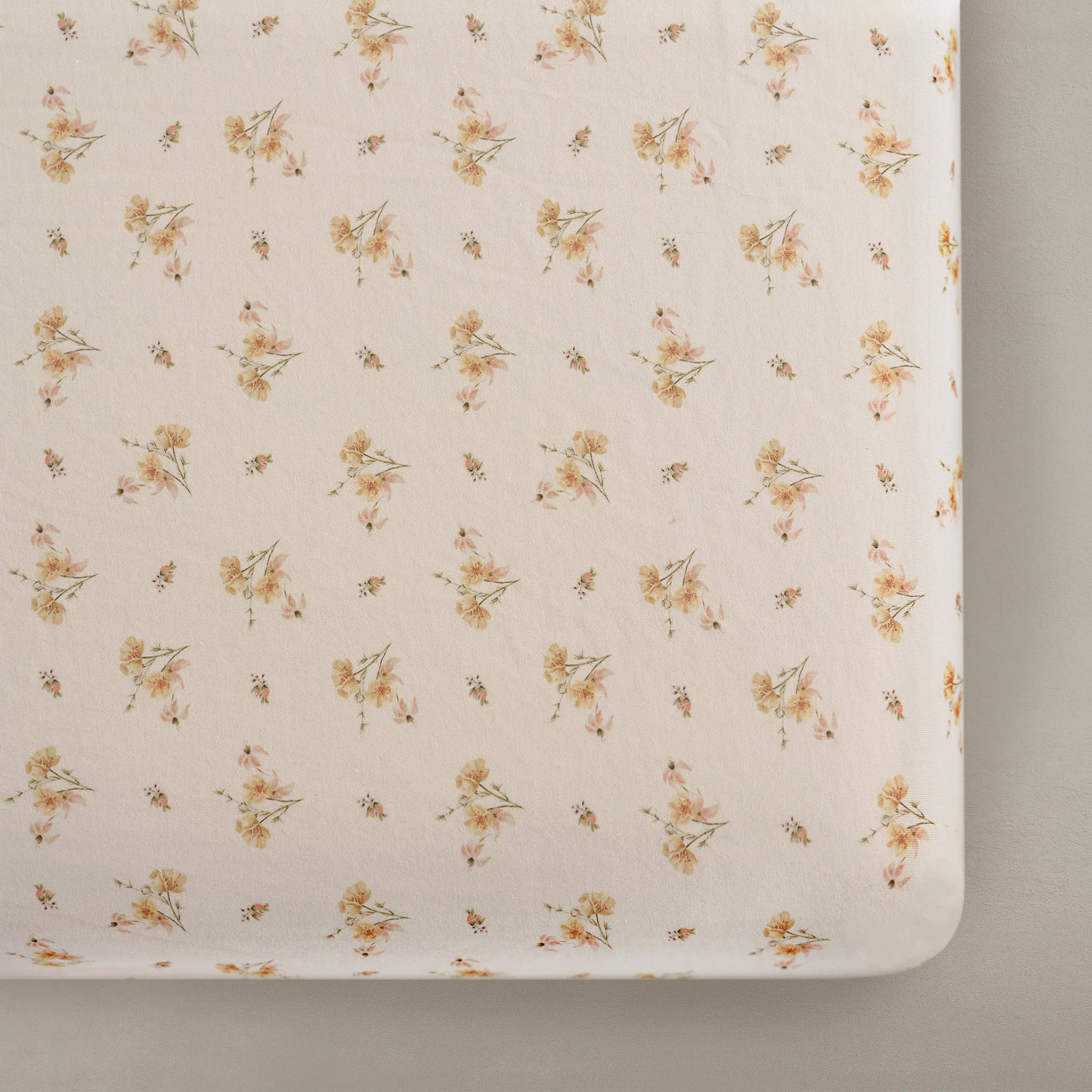 Dainty Floral - Crib Sheet | Oilo Studio